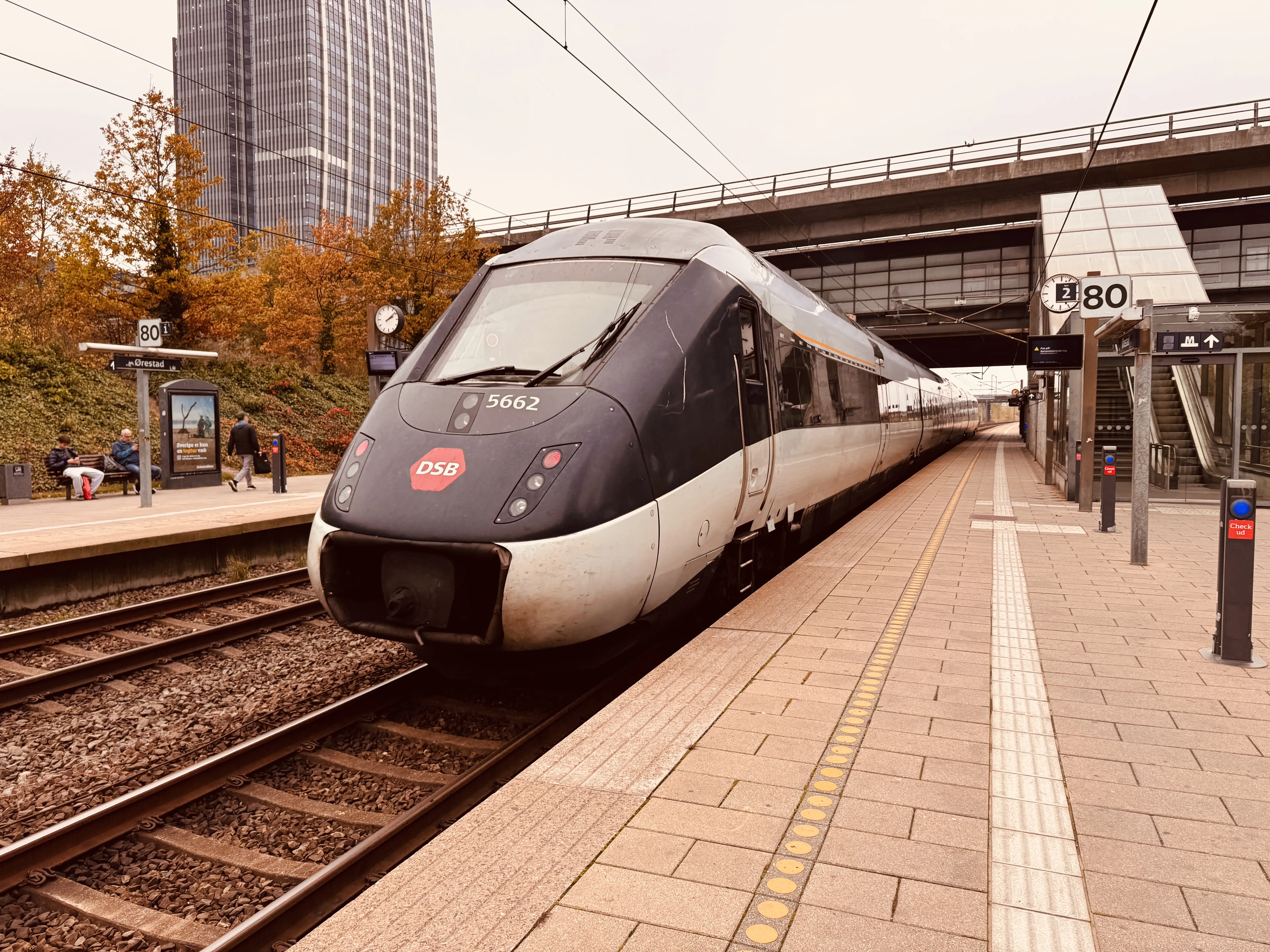 Billede af DSB MG 5662 fotograferet ud for Ørestad Trinbræt.