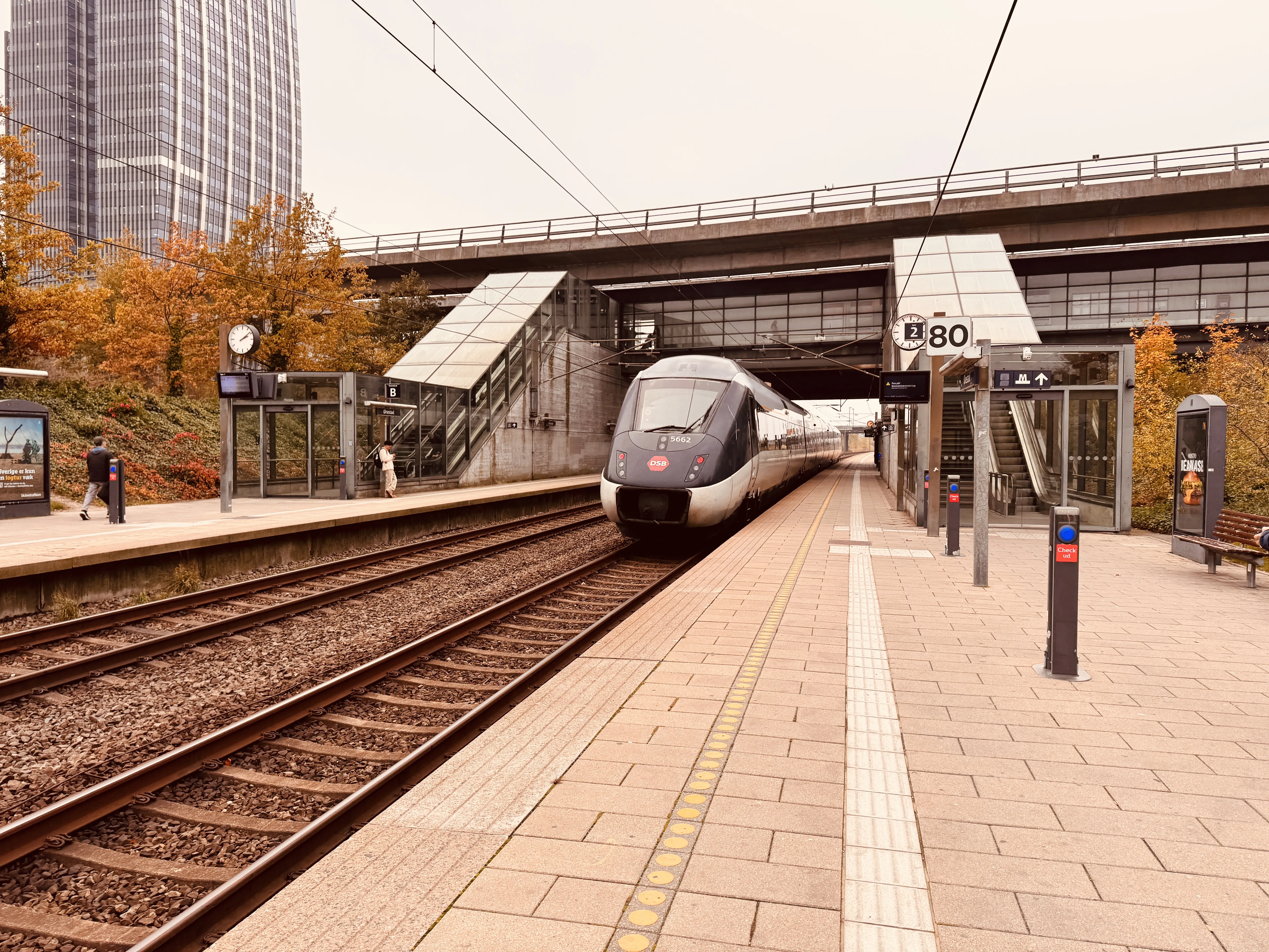 Billede af DSB MG 5662 fotograferet ud for Ørestad Trinbræt.