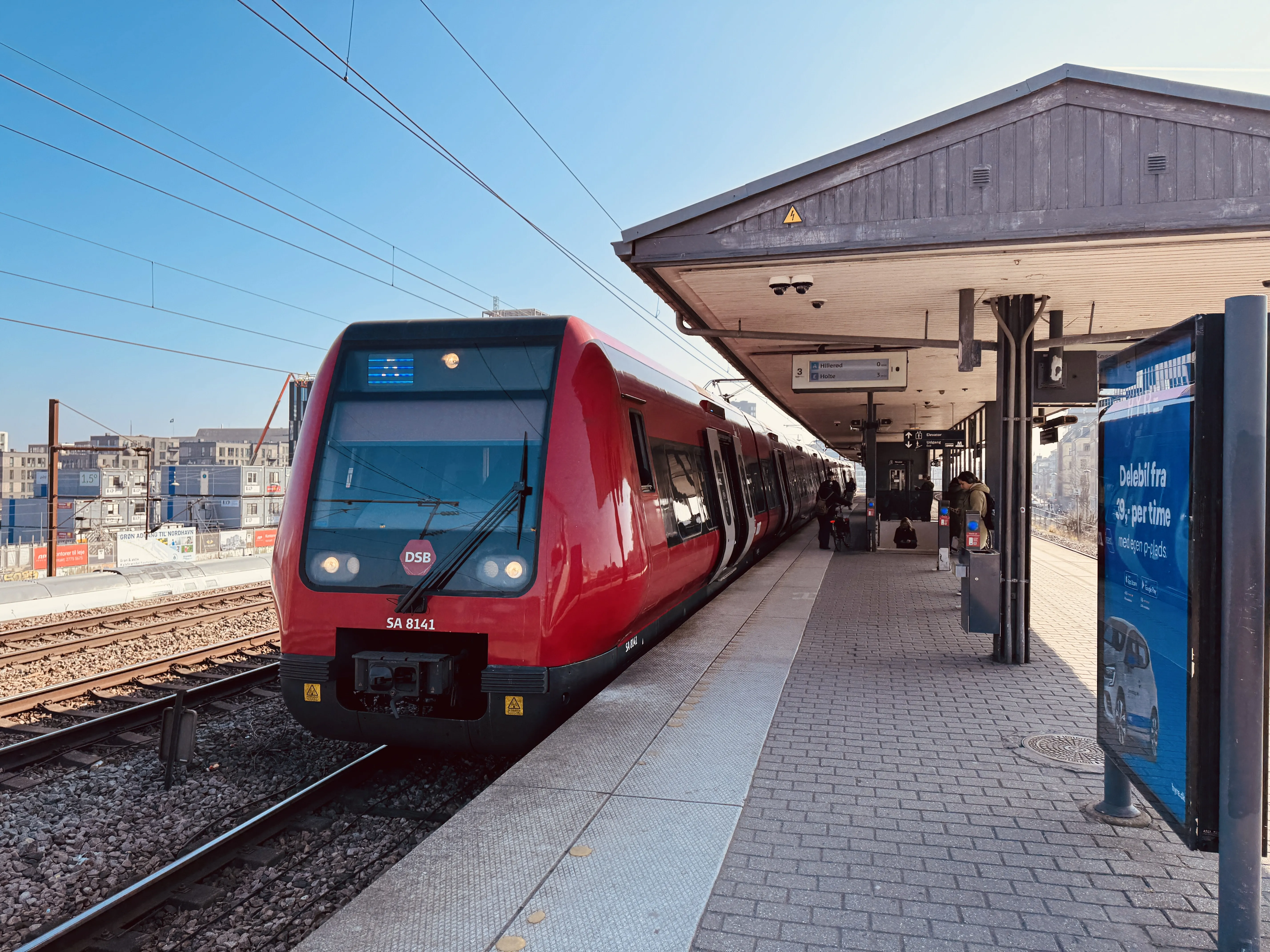 Billede af DSB SA 8141 fotograferet ud for Nordhavn S-togstrinbræt.