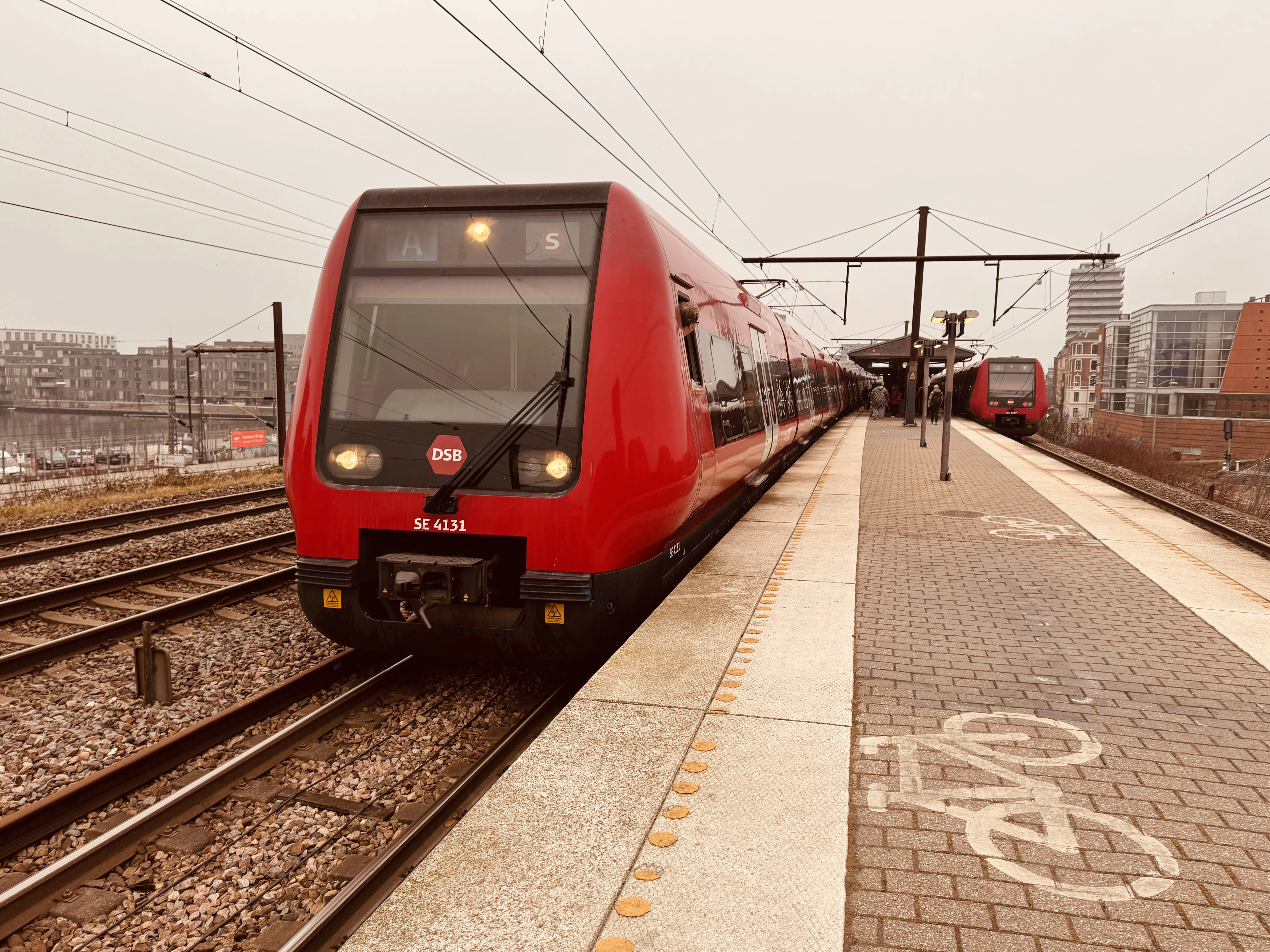 Billede af DSB SE 4131 fotograferet ud for Nordhavn S-togstrinbræt.