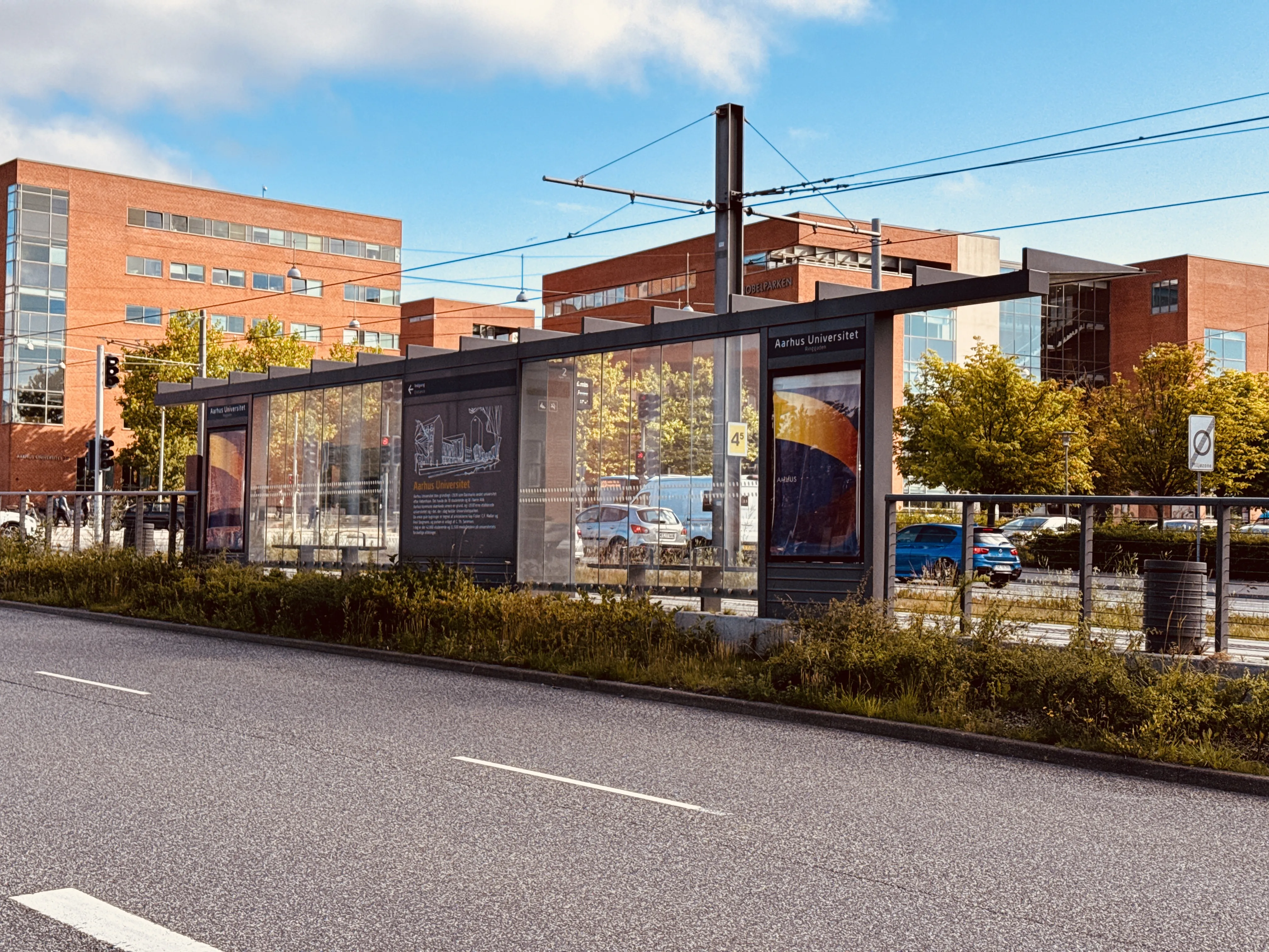Billede af Aarhus Universitet (Ringgaden) Letbanestation. Billede af Aarhus Universitet (Ringgaden) Letbanestation.