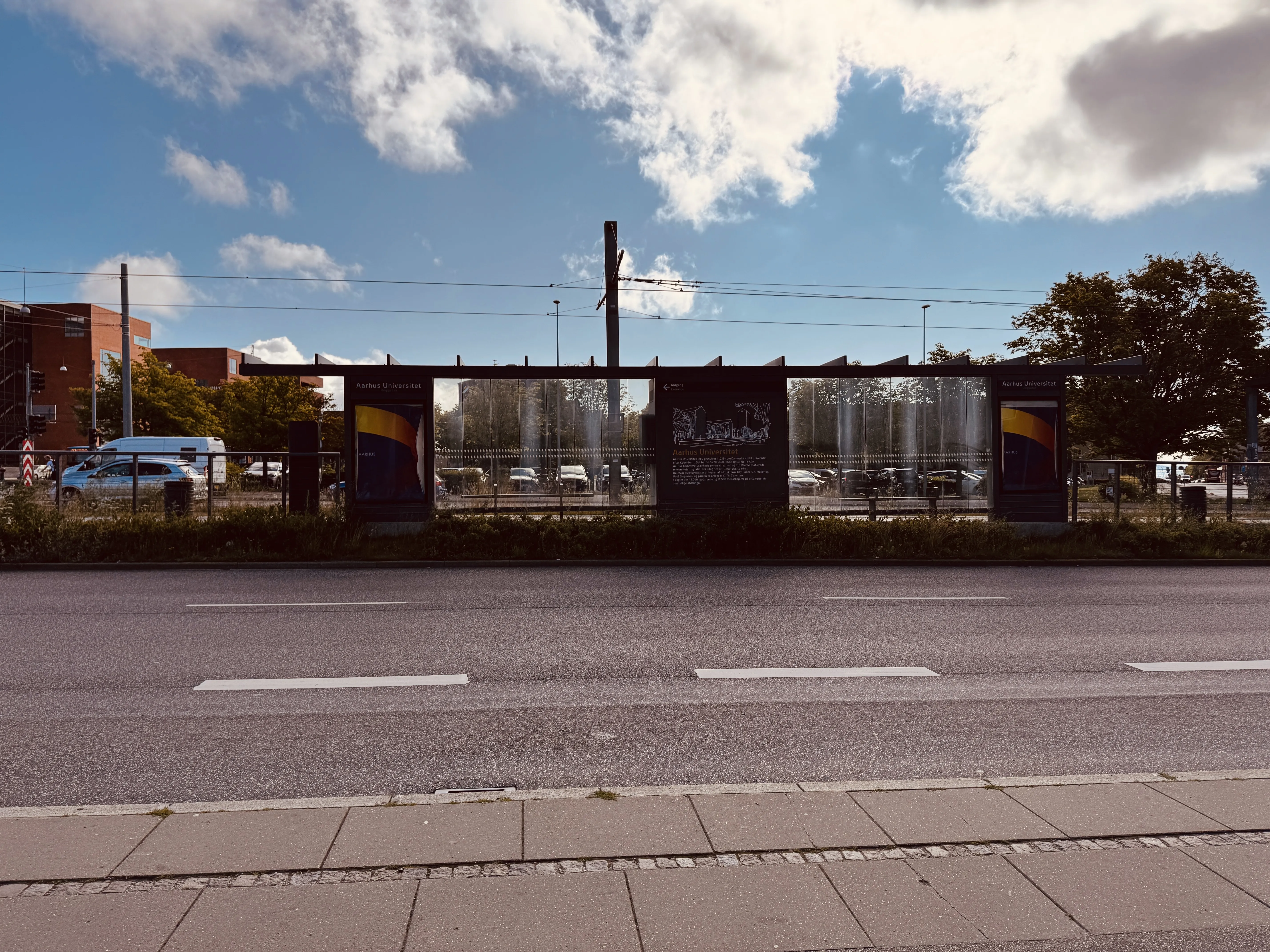 Billede af Aarhus Universitet (Ringgaden) Letbanestation. Billede af Aarhus Universitet (Ringgaden) Letbanestation.
