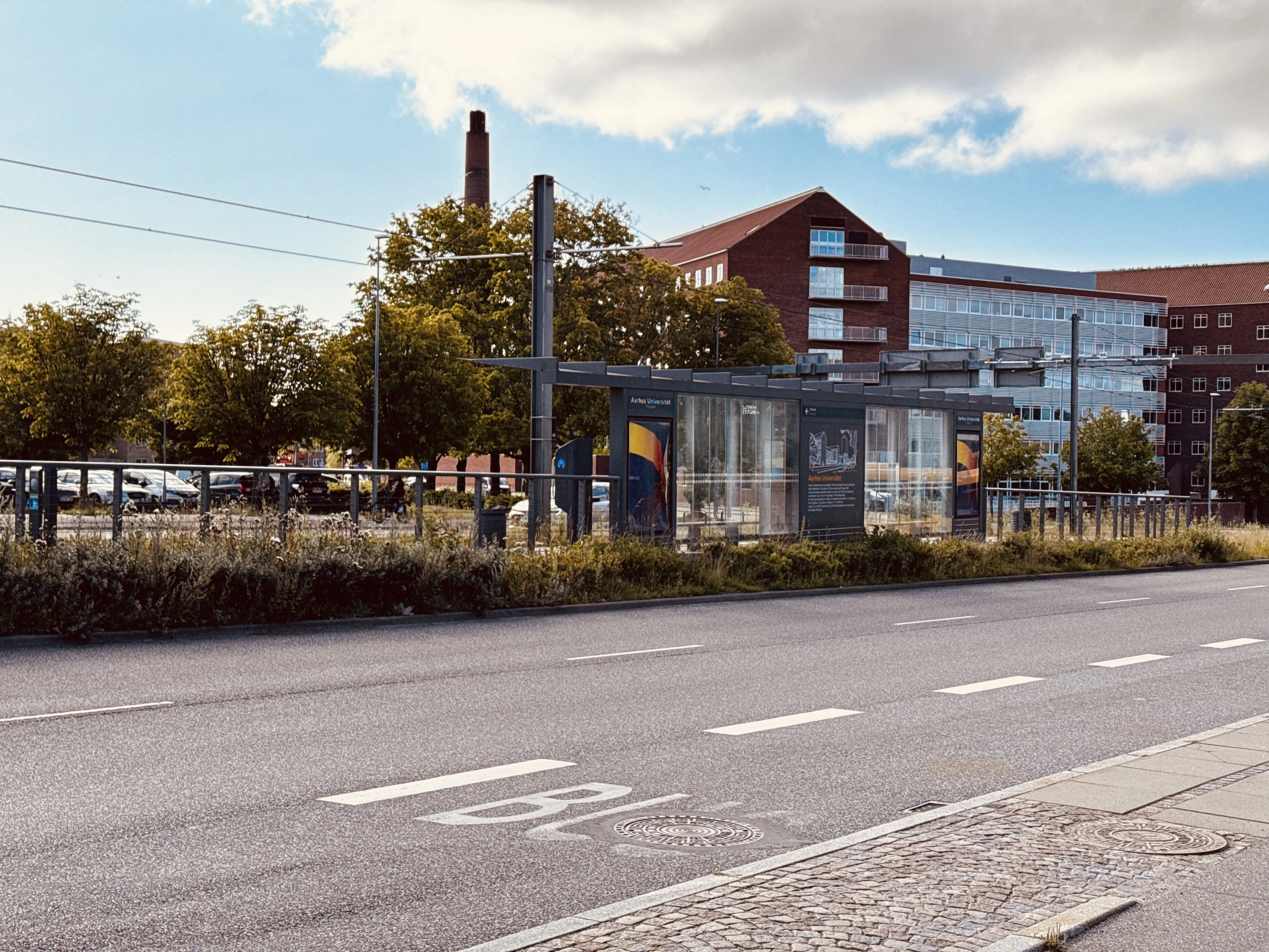 Billede af Aarhus Universitet (Ringgaden) Letbanestation. Billede af Aarhus Universitet (Ringgaden) Letbanestation.