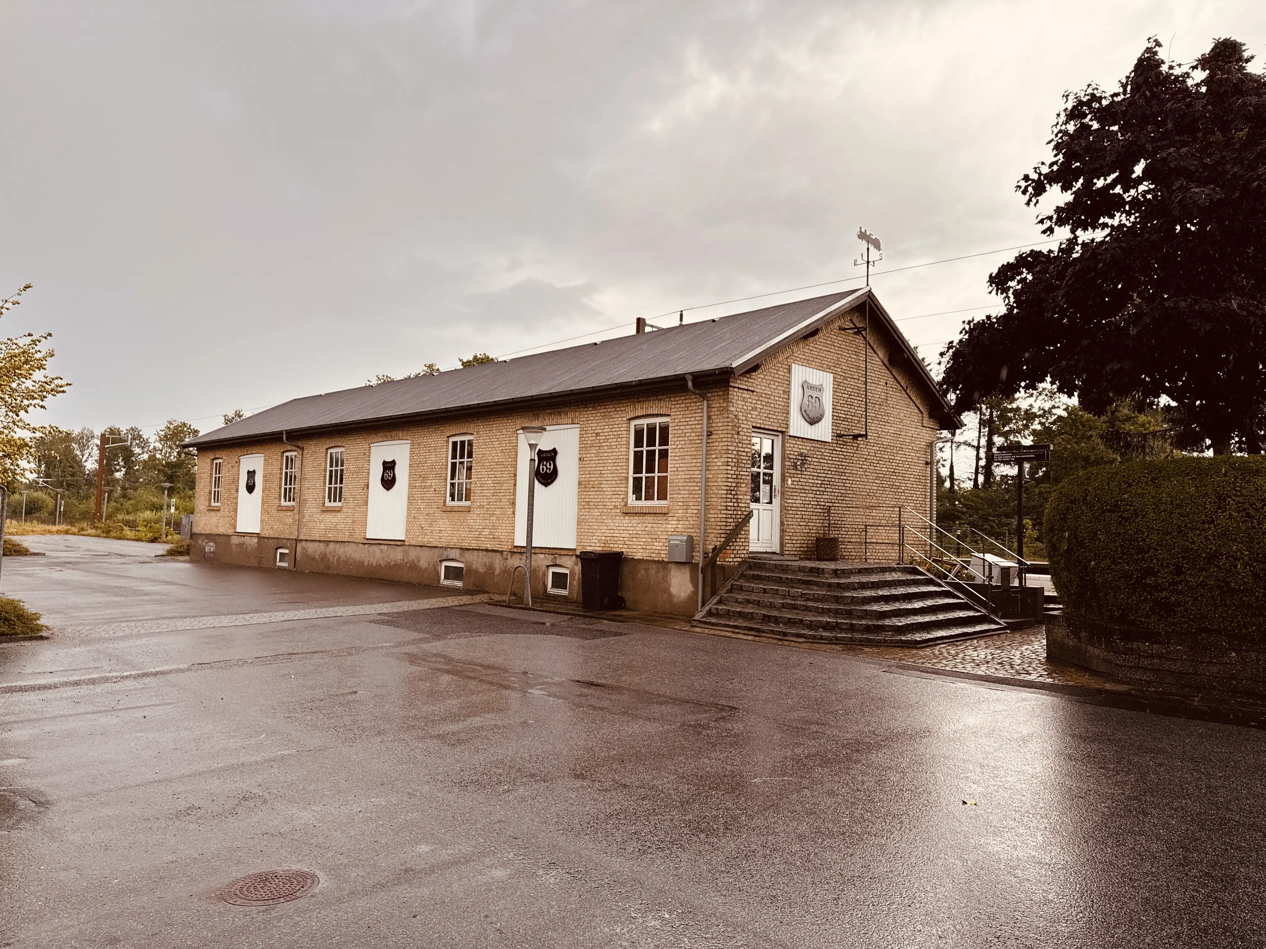 Billede af Arden Stations varehus. Billede af Arden Stations varehus.