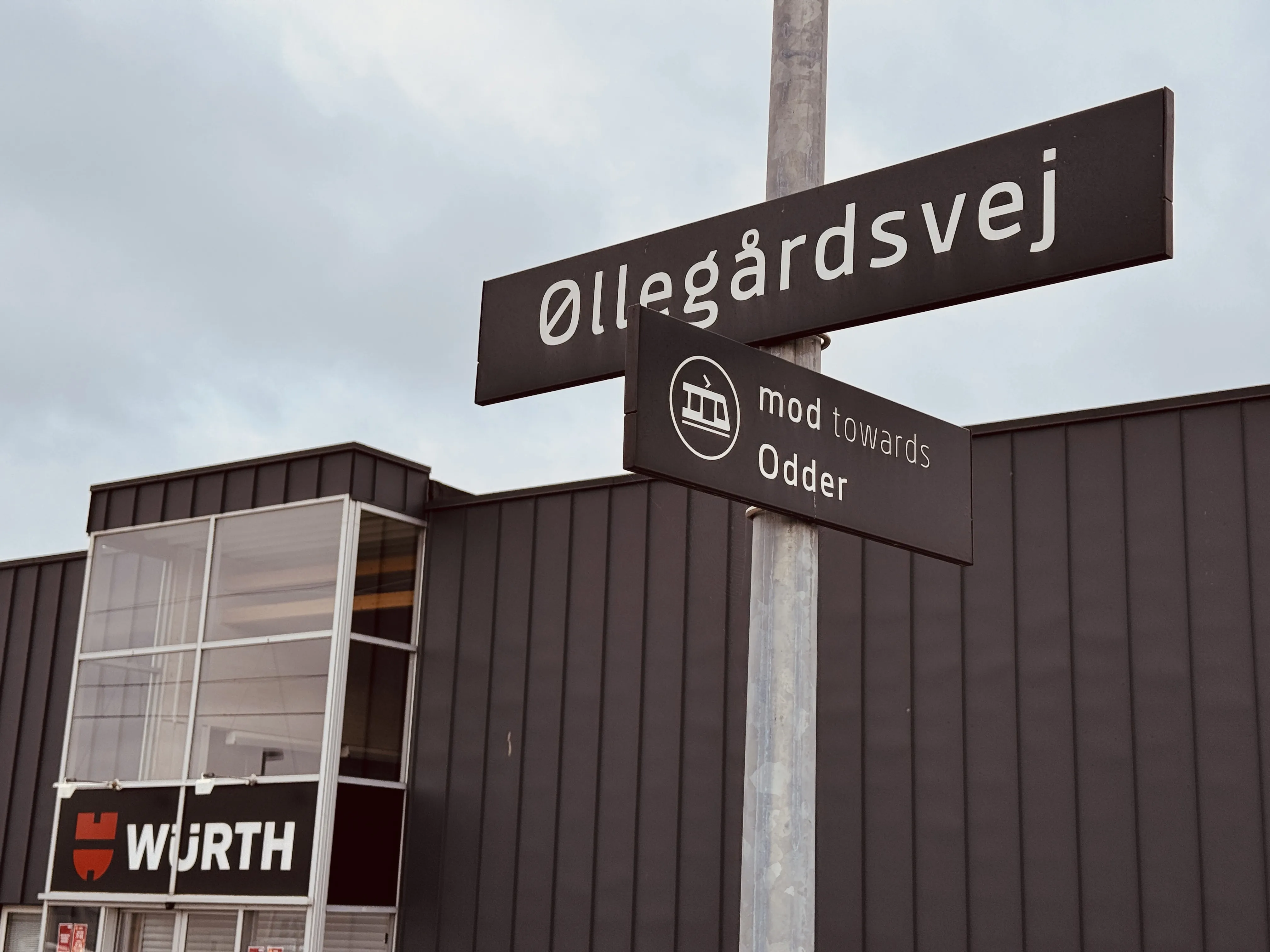 Billede af Øllegårdsvej Trinbræt. Billede af Øllegårdsvej Trinbræt.