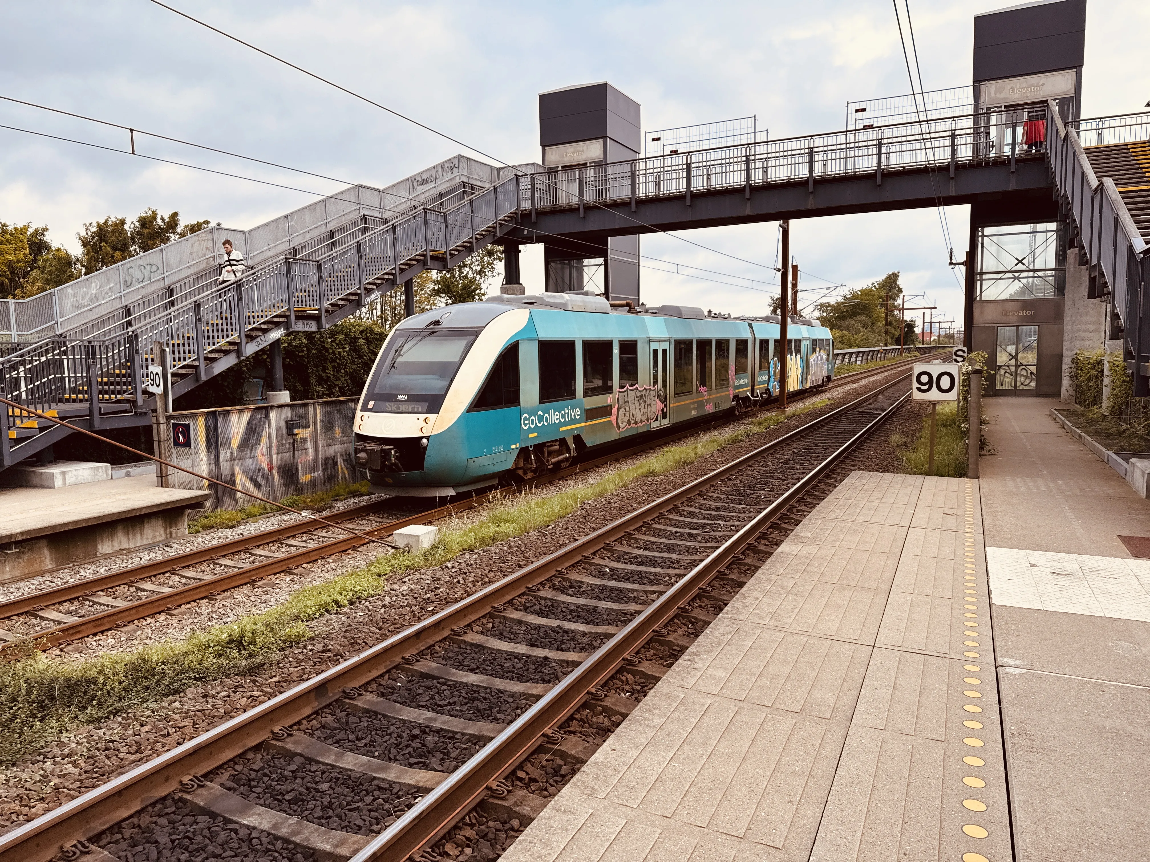 Billede af GoCollective AR 1022, tidligere ARRIVA AR 1022 fotograferet ud for Viby Jylland Trinbræt.