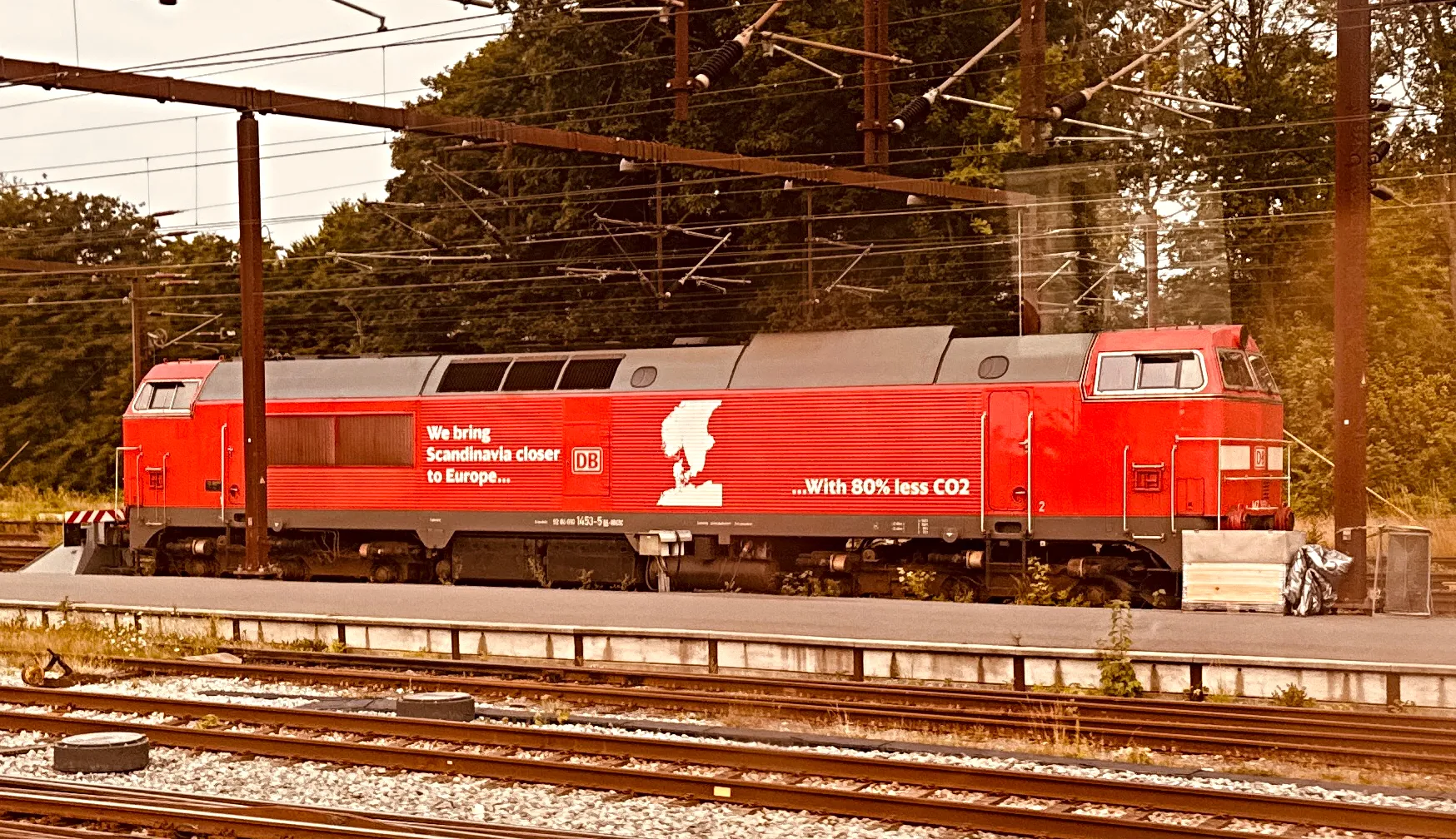 Billede af DBCSC MZ 1453, tidligere DSB MZ 1453 fotograferet ud for Fredericia Station.
