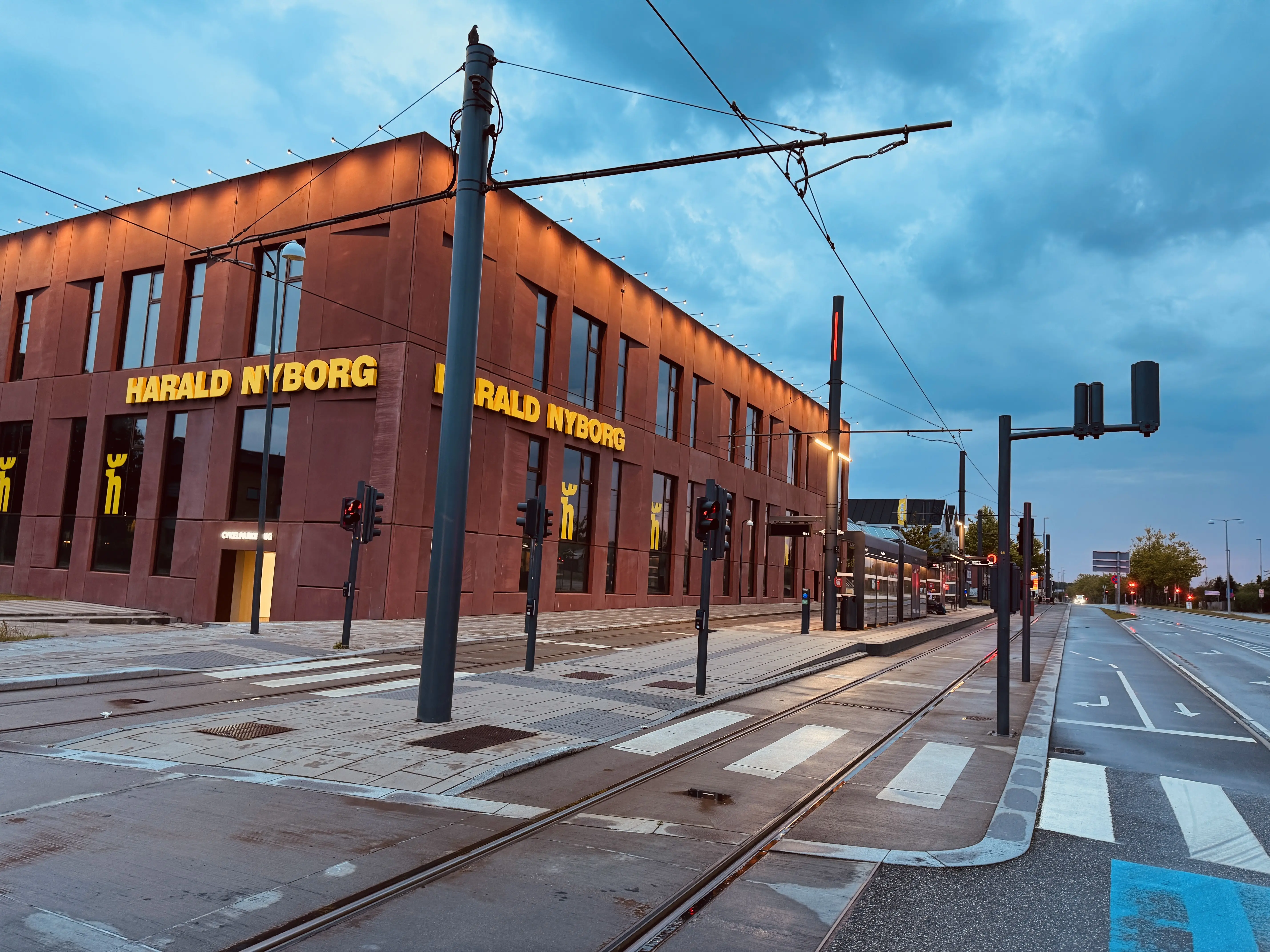 Billede af Tarup Center Letbanestation. Billede af Tarup Center Letbanestation.