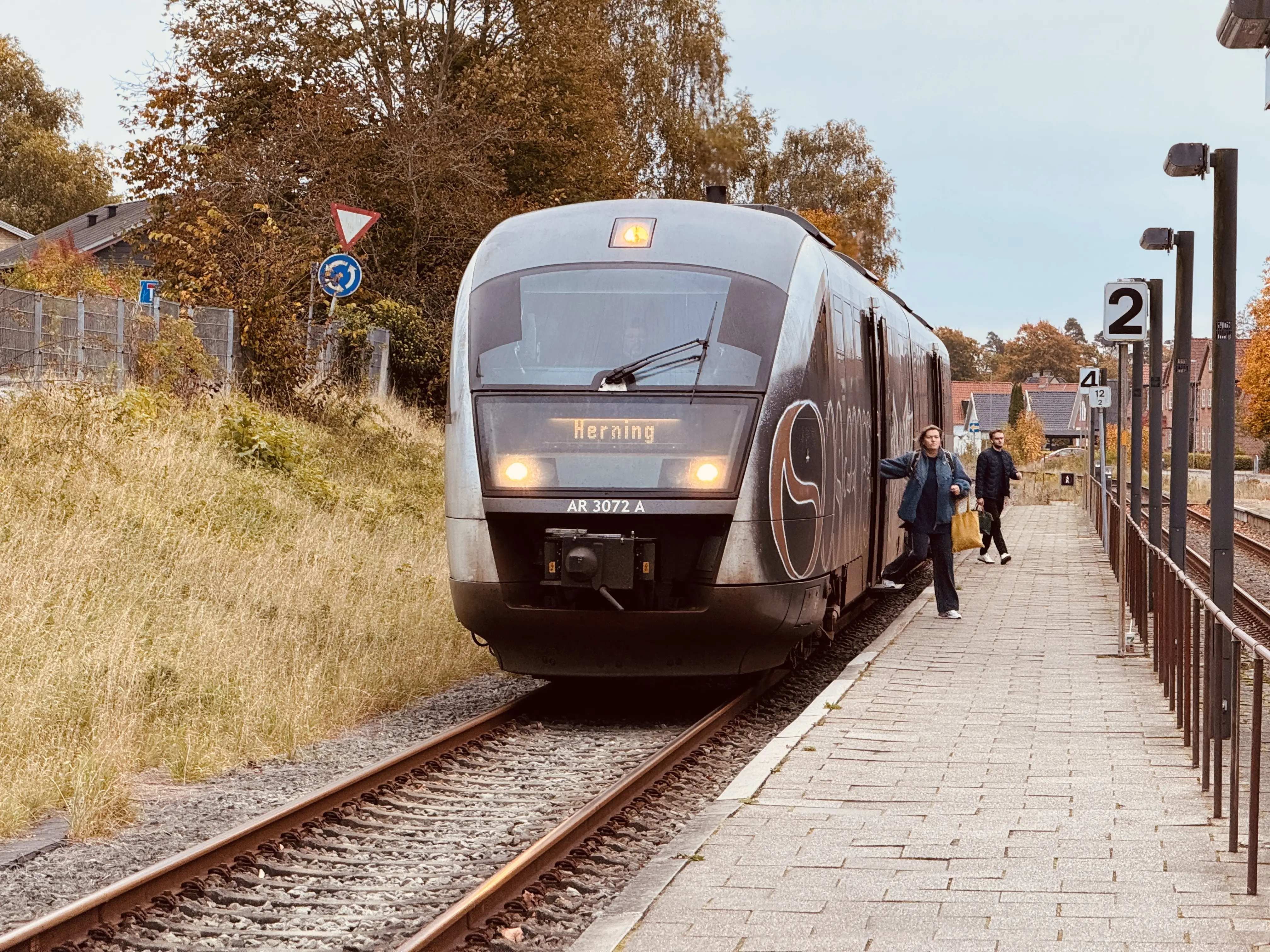 Billede af GoCollective AR 3072, tidligere DSB MQ 4122-4922 fotograferet ud for Ry Station. Billede af GoCollective AR 3072, tidligere DSB MQ 4122-4922 fotograferet ud for Ry Station.