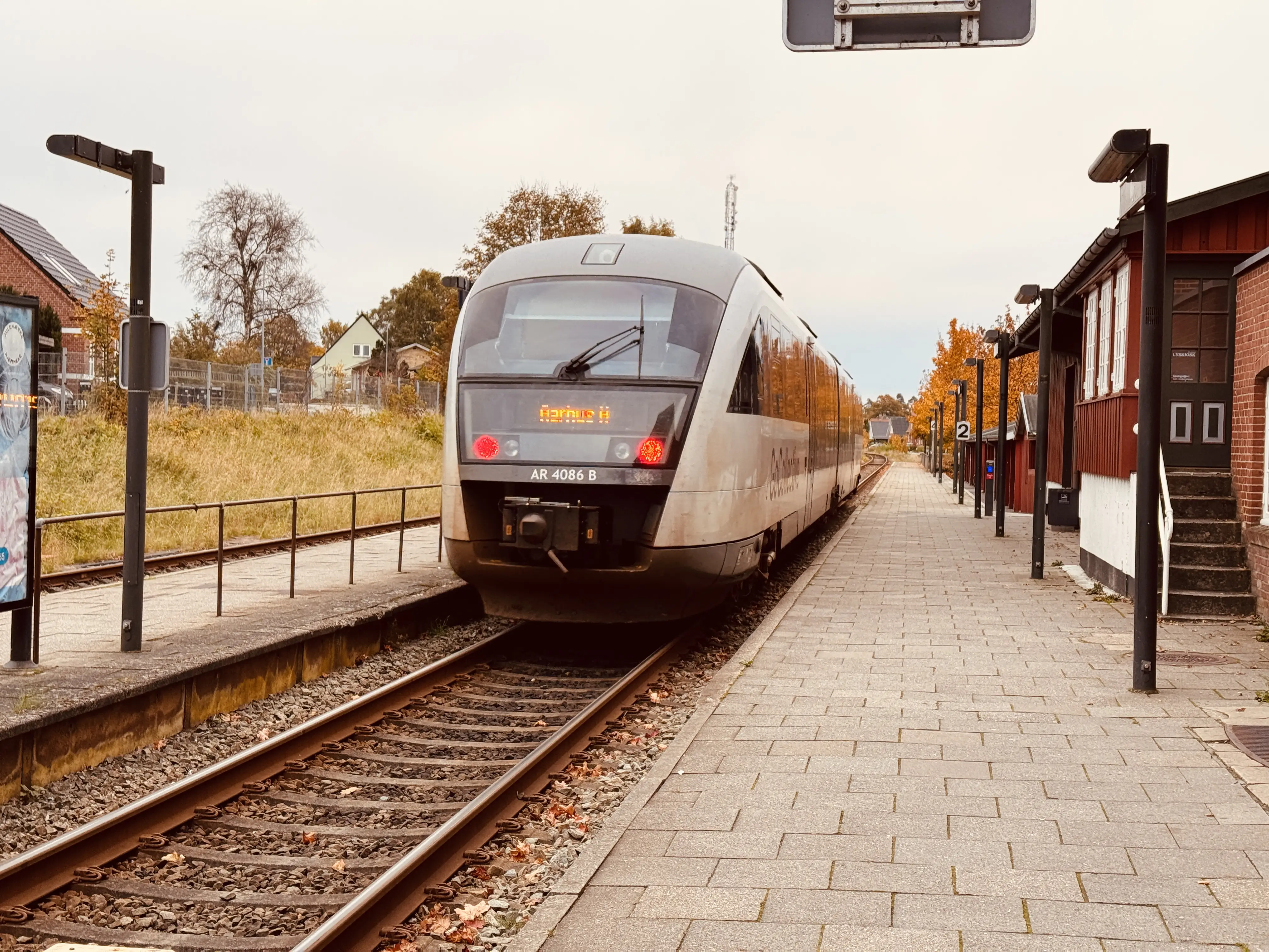 Billede af GoCollective AR 4086, tidligere DSB MQ 4126-4926 fotograferet ud for Ry Station.