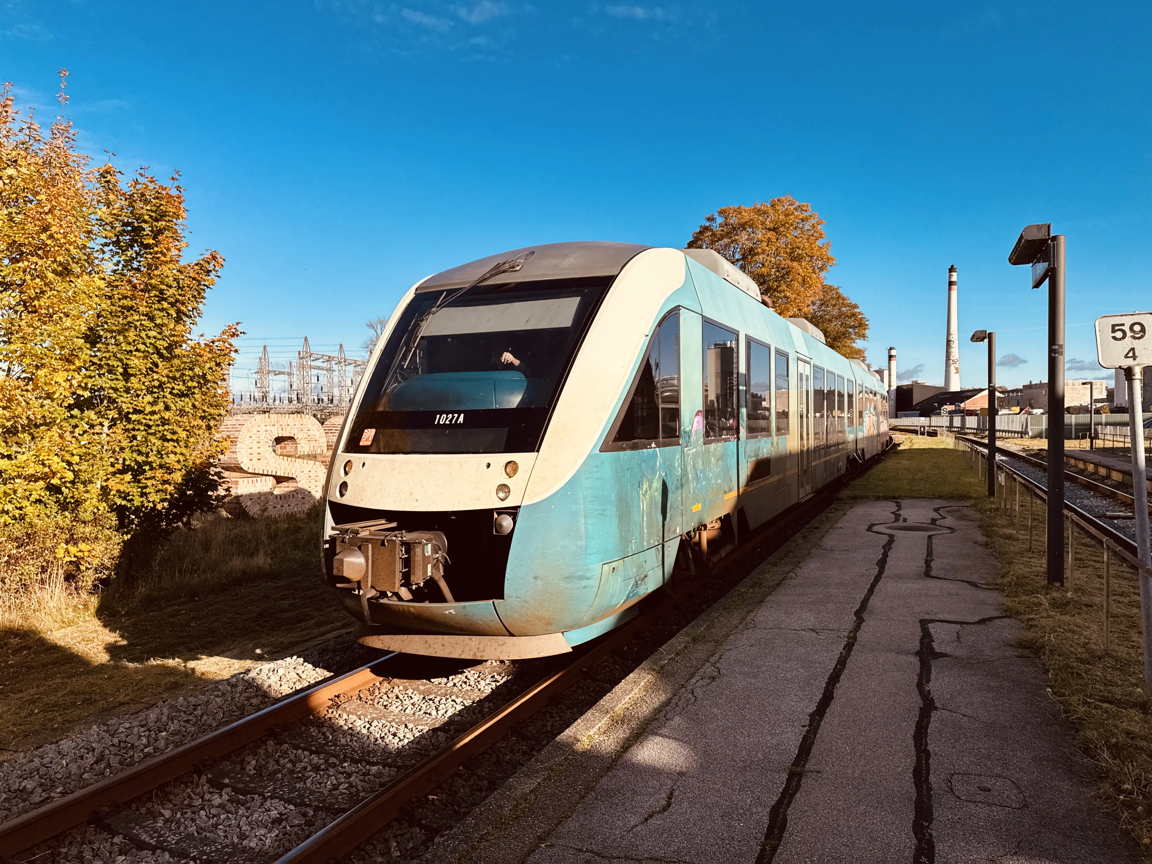 Billede af GoCollective AR 1027, tidligere ARRIVA AR 1027 fotograferet ud for Ikast Station.