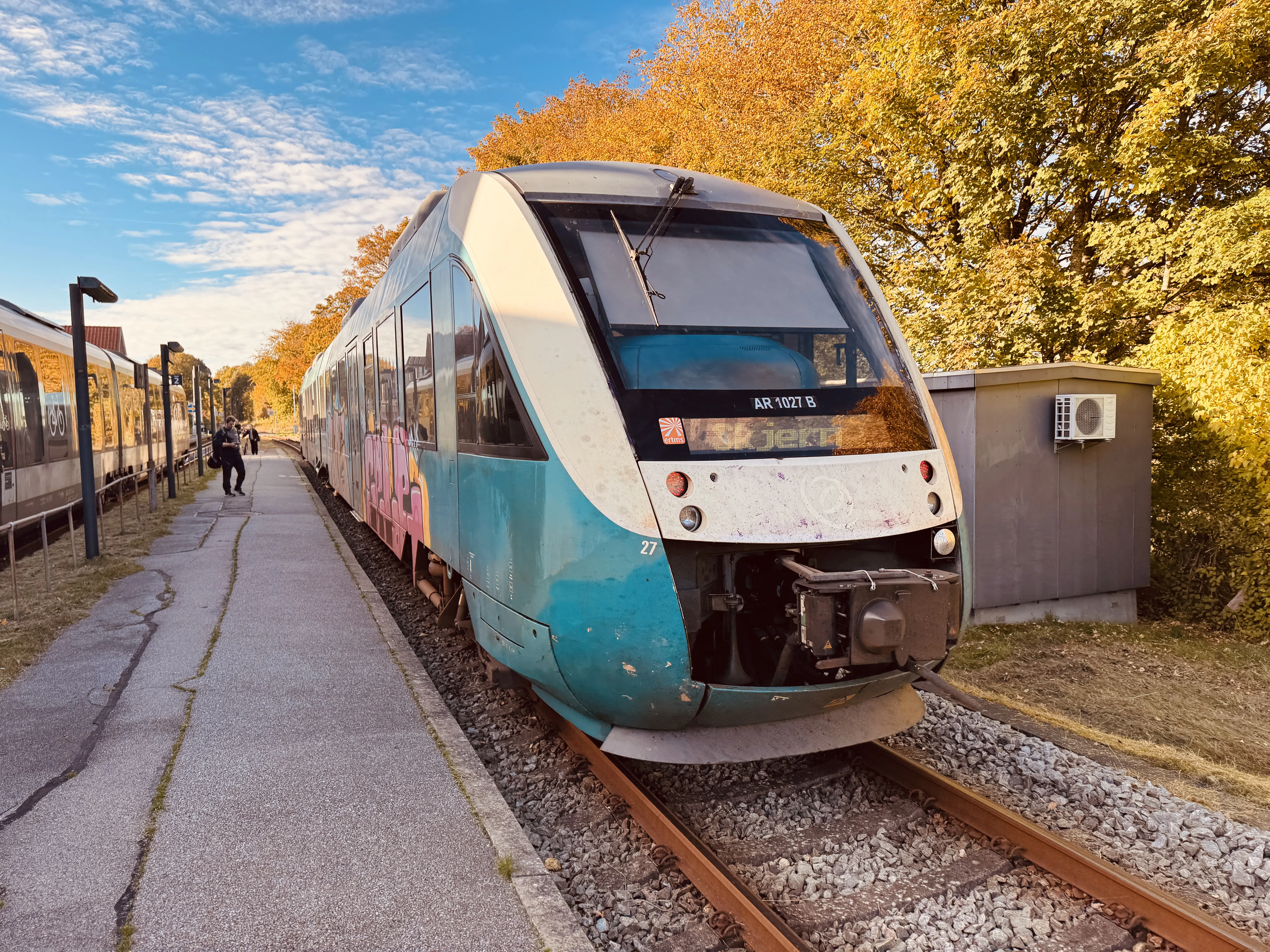 Billede af GoCollective AR 1027, tidligere ARRIVA AR 1027 fotograferet ud for Ikast Station. Billede af GoCollective AR 1027, tidligere ARRIVA AR 1027 fotograferet ud for Ikast Station.