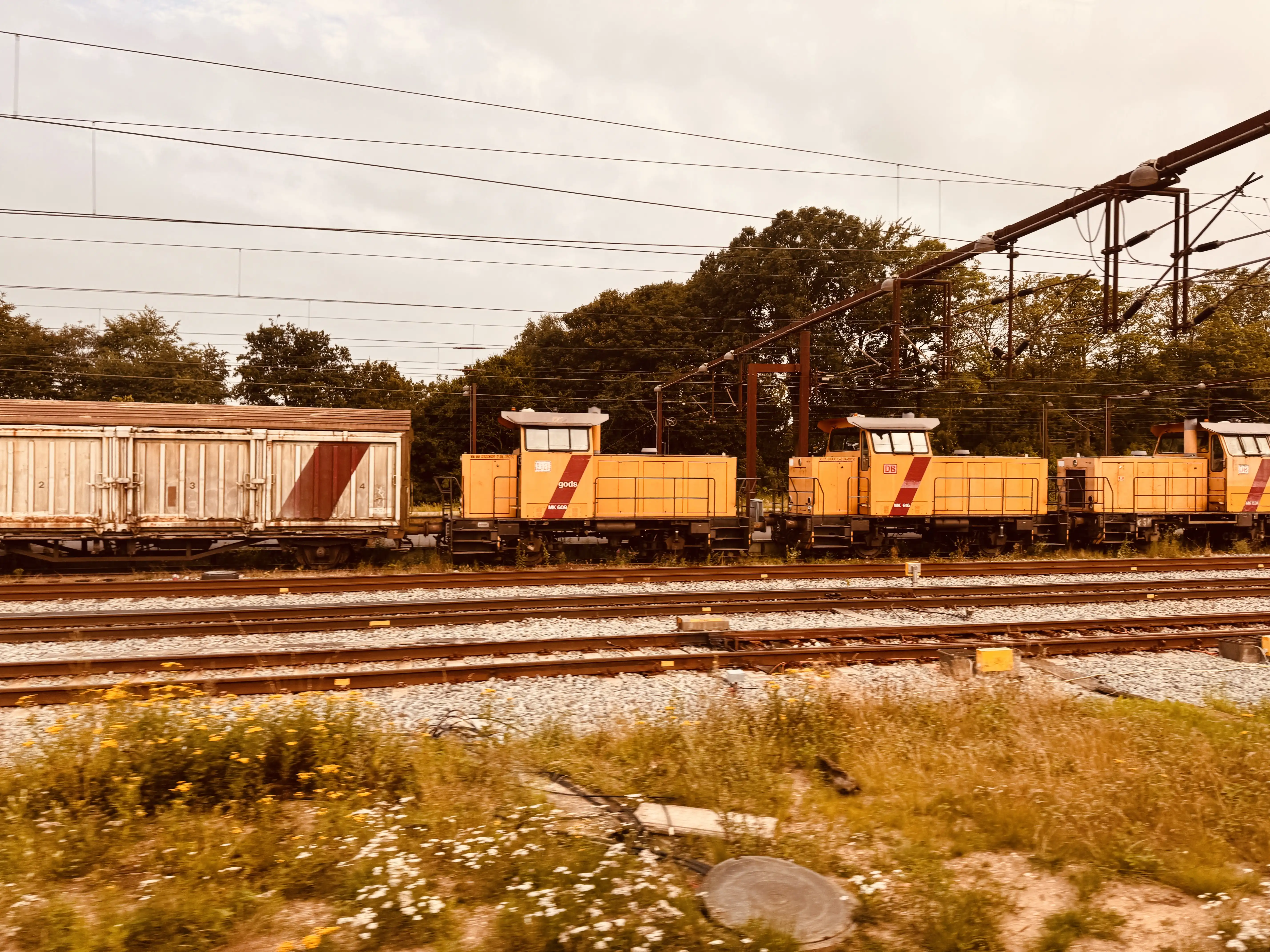 Billede af DBCSC MK 616, tidligere DSB MK 616 fotograferet ud for Fredericia Station. Billede af DBCSC MK 616, tidligere DSB MK 616 fotograferet ud for Fredericia Station.