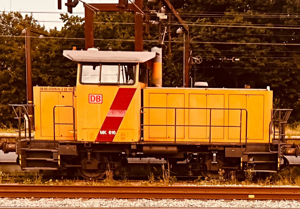 Billede af DBCSC MK 616, tidligere DSB MK 616 fotograferet ud for Fredericia Station. Billede af DBCSC MK 616, tidligere DSB MK 616 fotograferet ud for Fredericia Station.