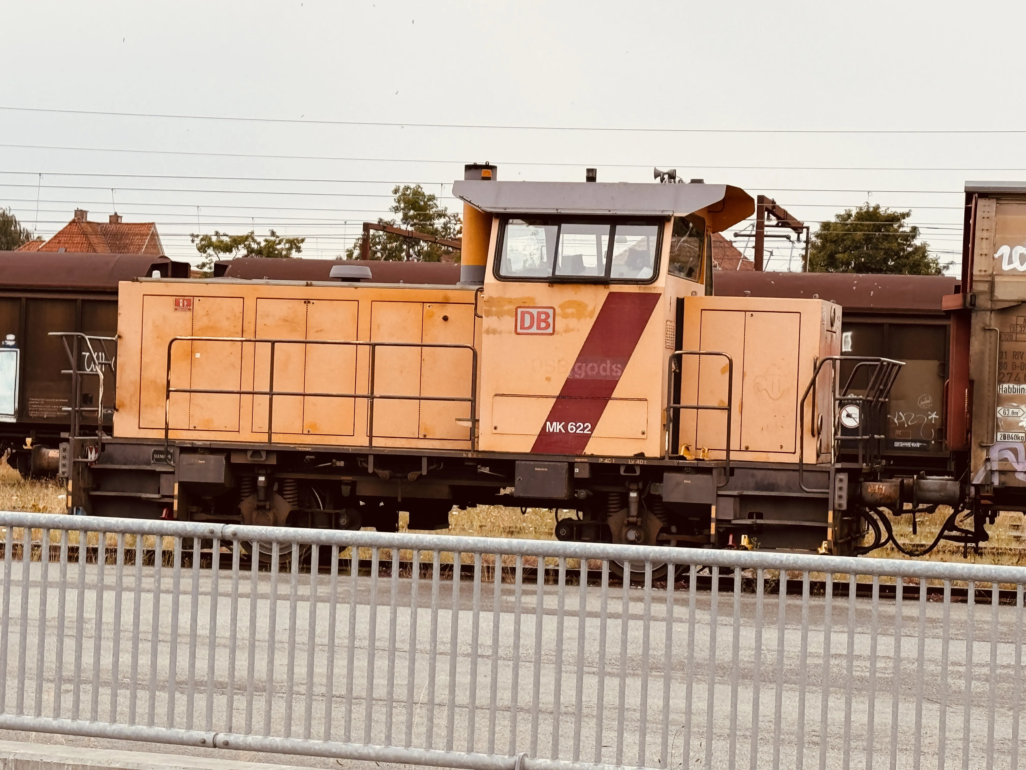 Billede af DBCSC MK 622, tidligere DSB MK 622 fotograferet ud for Køge Station.