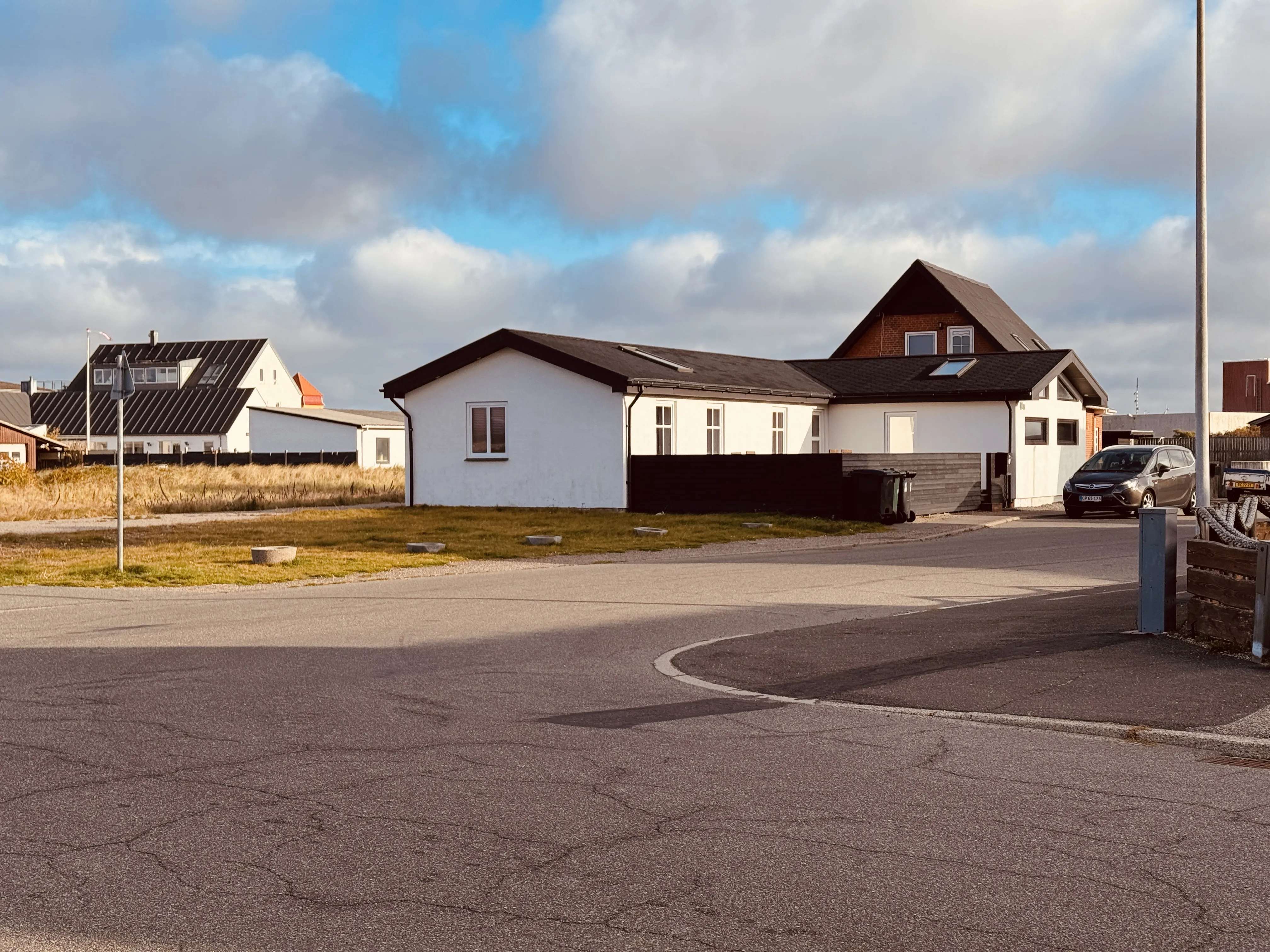Billede af Thyborøn Havn Station - den gamle ekspeditionsbygning, dog meget ombygget.