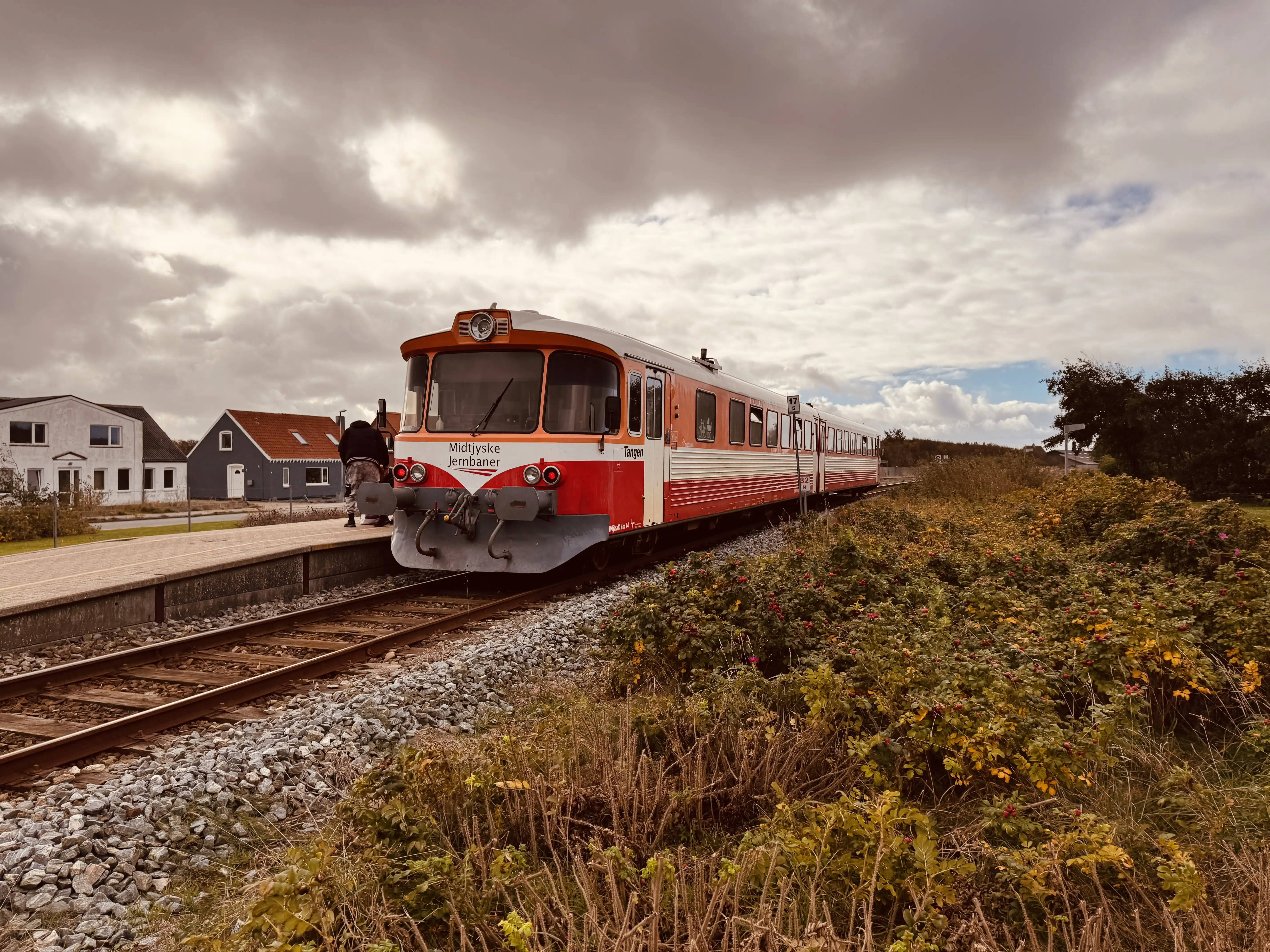 Billede af MjbaD YM 14, tidligere VLTJ YM 14 fotograferet ud for Harboøre Trinbræt.