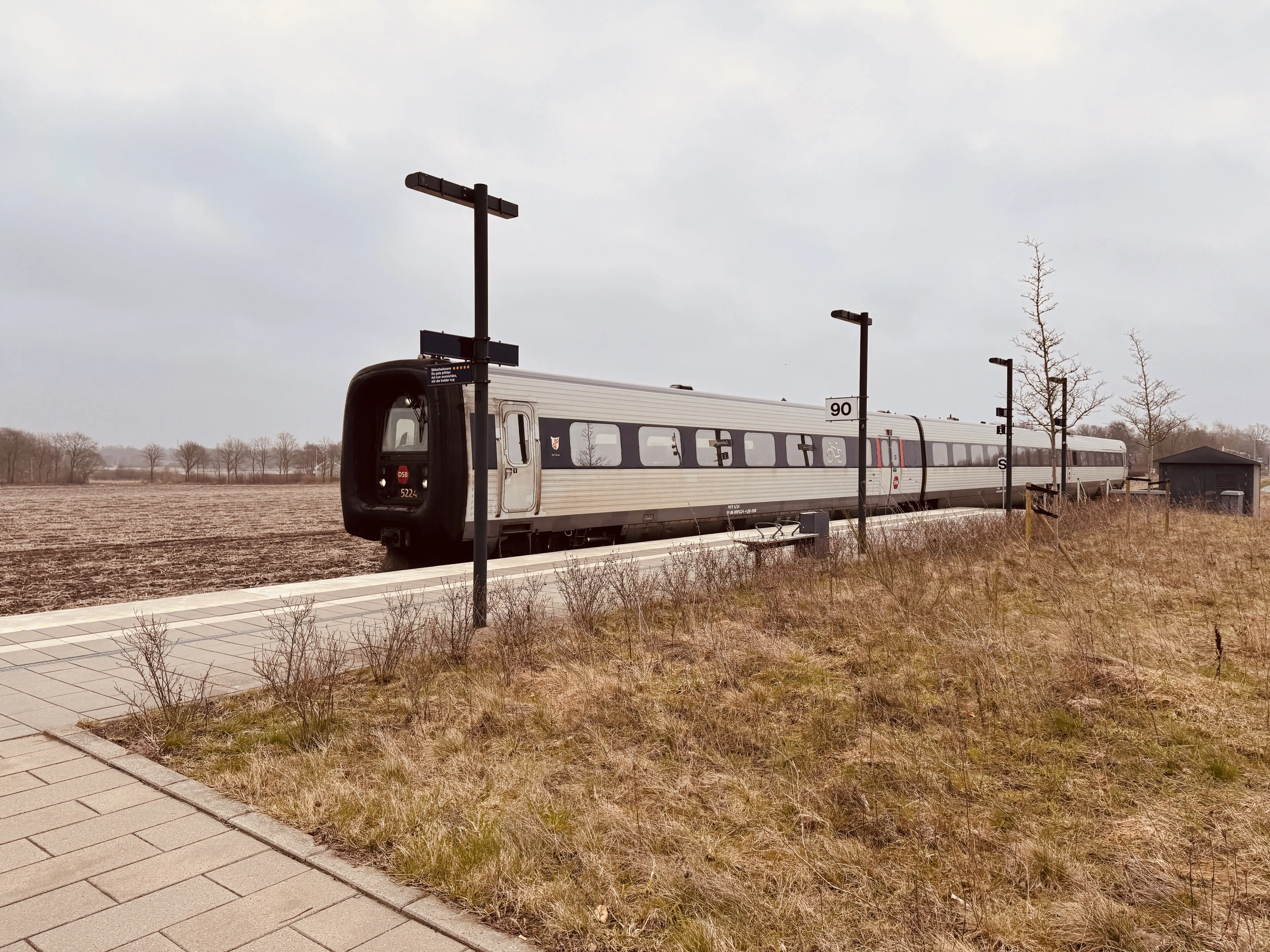 Billede af DSB MF 5024 fotograferet ud for Gødstrup Trinbræt.