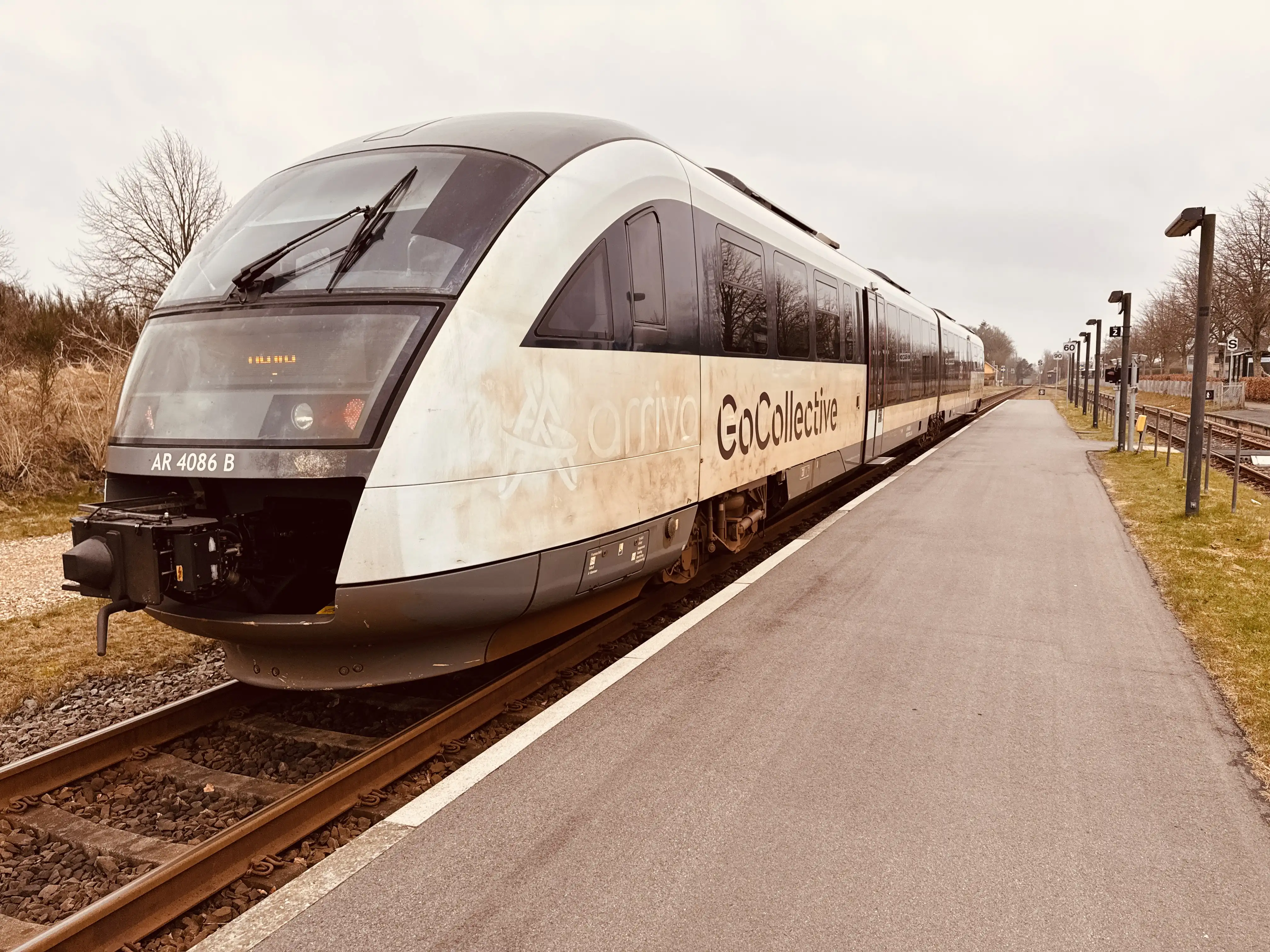 Billede af GoCollective AR 4086, tidligere DSB MQ 4126-4926 fotograferet ud for Vildbjerg Trinbræt. Billede af GoCollective AR 4086, tidligere DSB MQ 4126-4926 fotograferet ud for Vildbjerg Trinbræt.