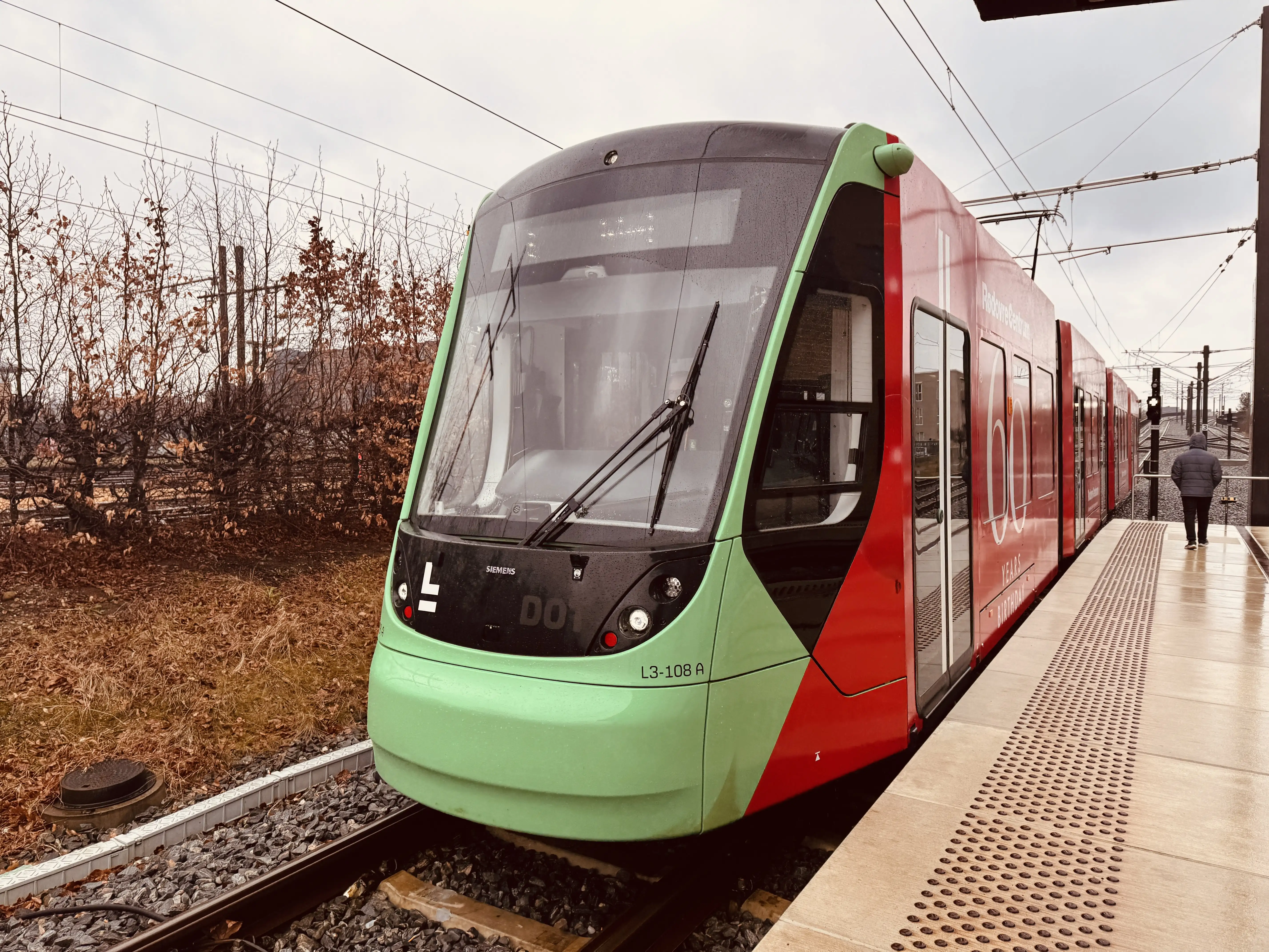 Billede af L3 108 fotograferet ud for Glostrup Letbanestation. Billede af L3 108 fotograferet ud for Glostrup Letbanestation.