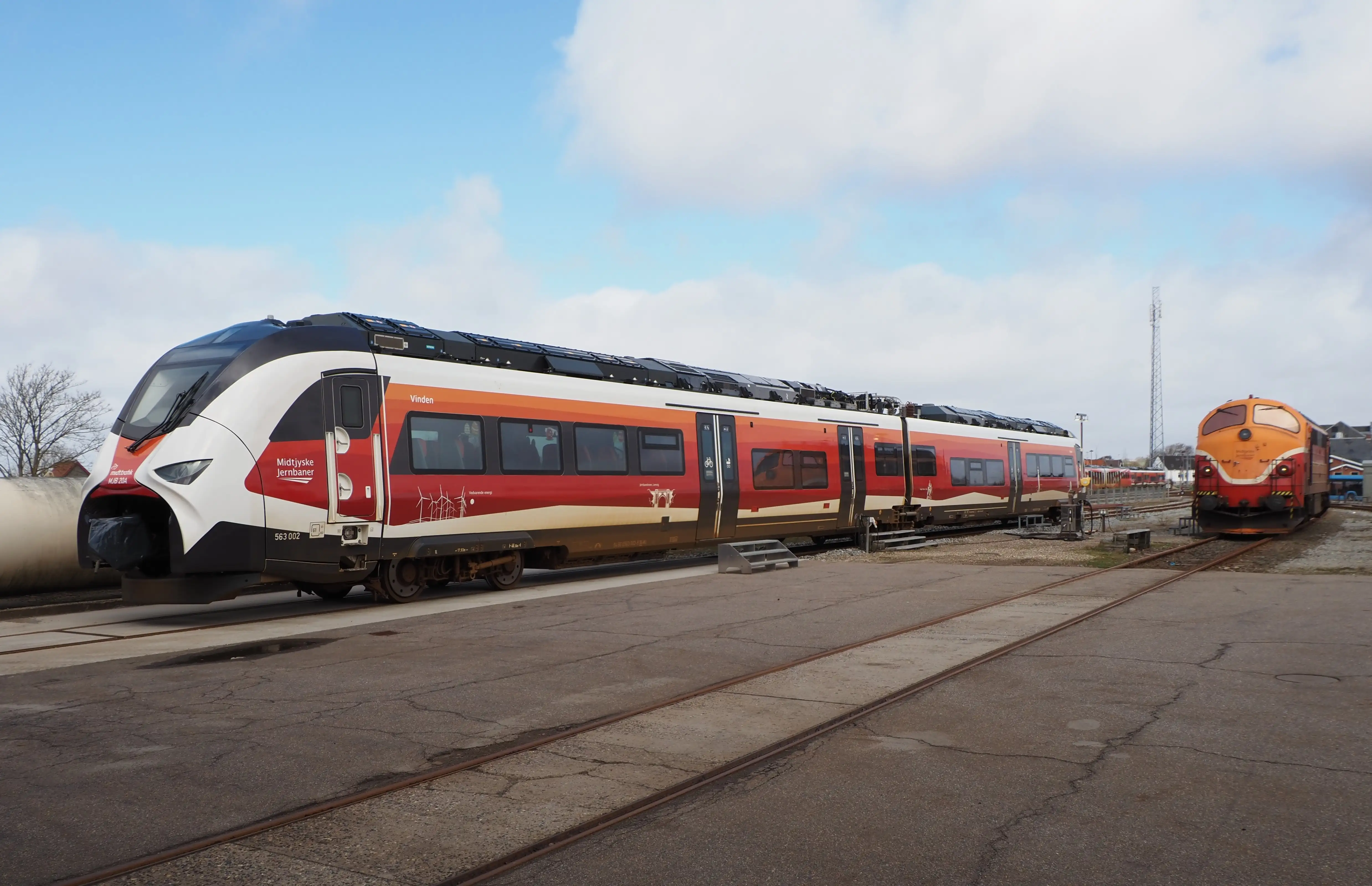 Billede af MJB 20 fotograferet ud for Lemvig Station.