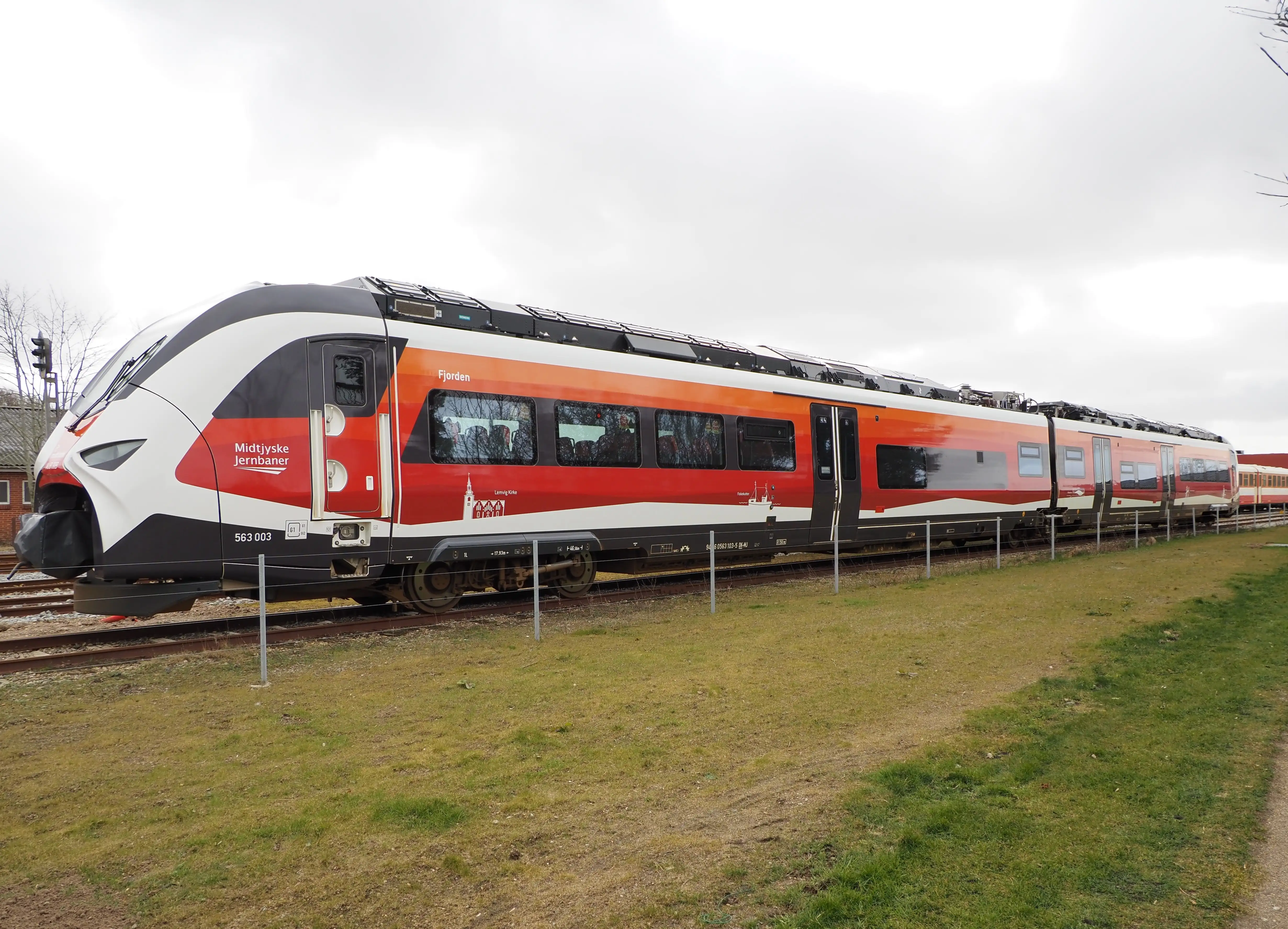 Billede af MJB 30 fotograferet ud for Lemvig Station.