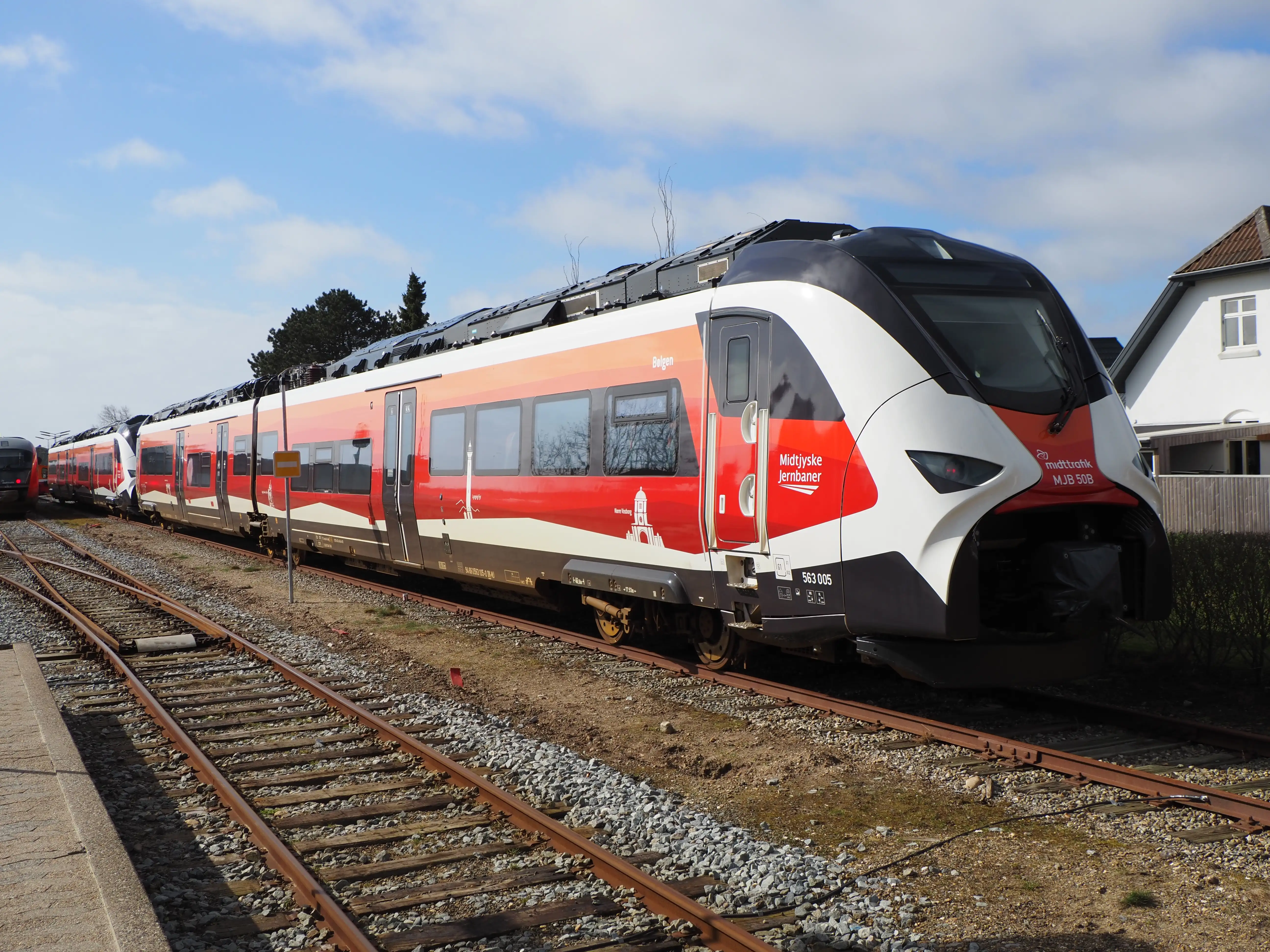 Billede af MJB 50 fotograferet ud for Lemvig Station.