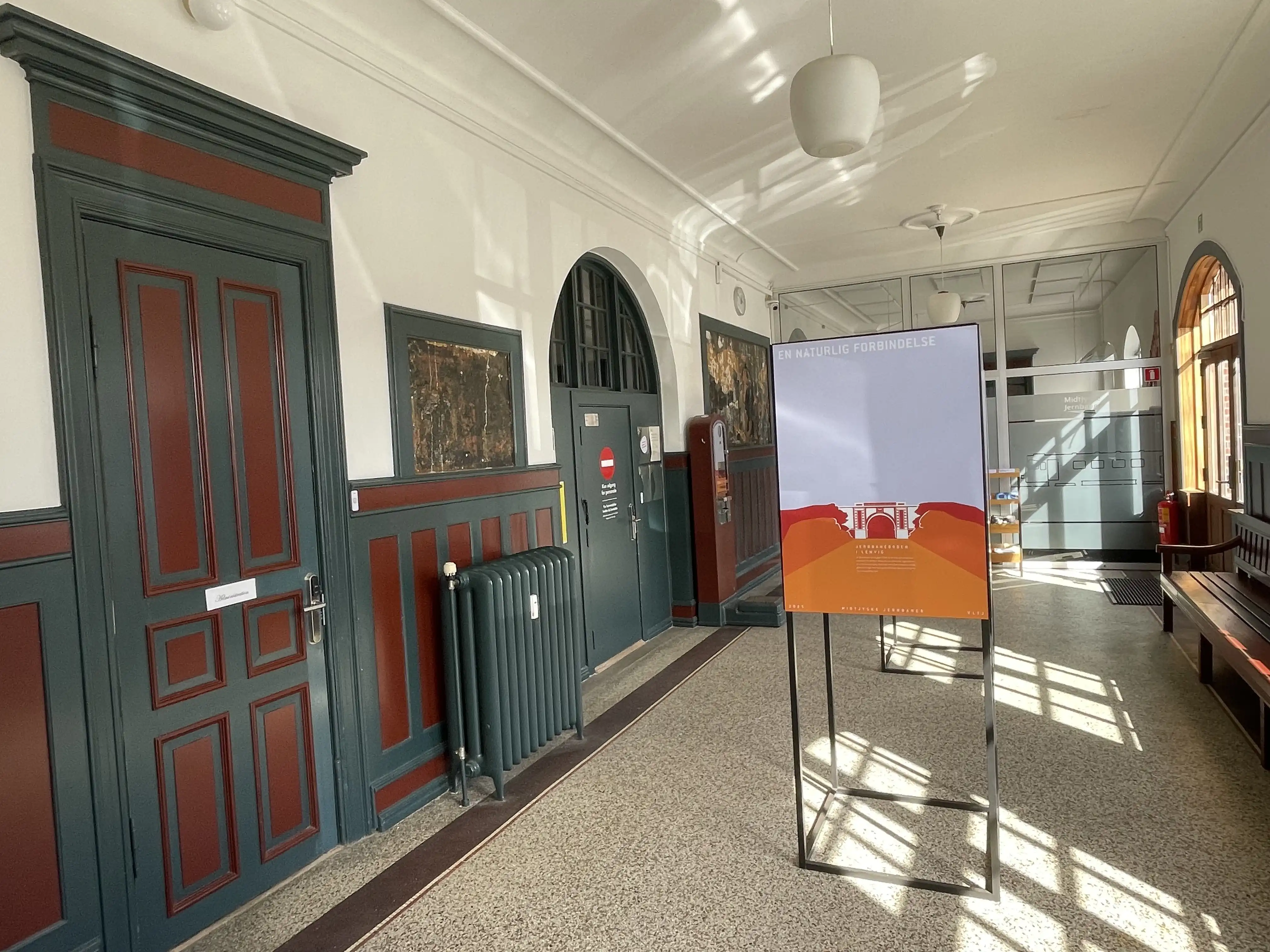 Billede af ventesalen på Lemvig Station.