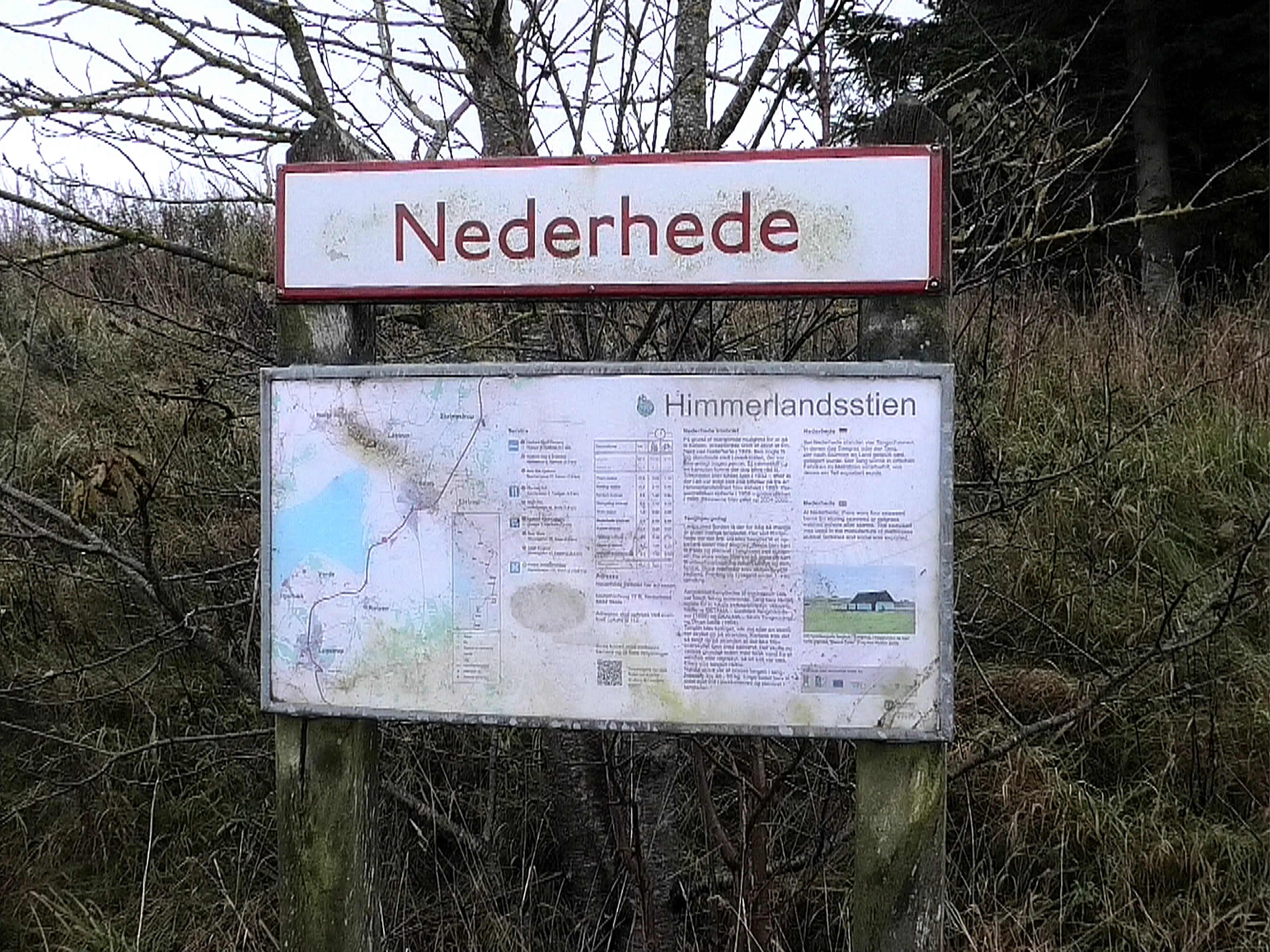 Billede af mindetavlen ved det tidligere Nederhede Trinbræt.