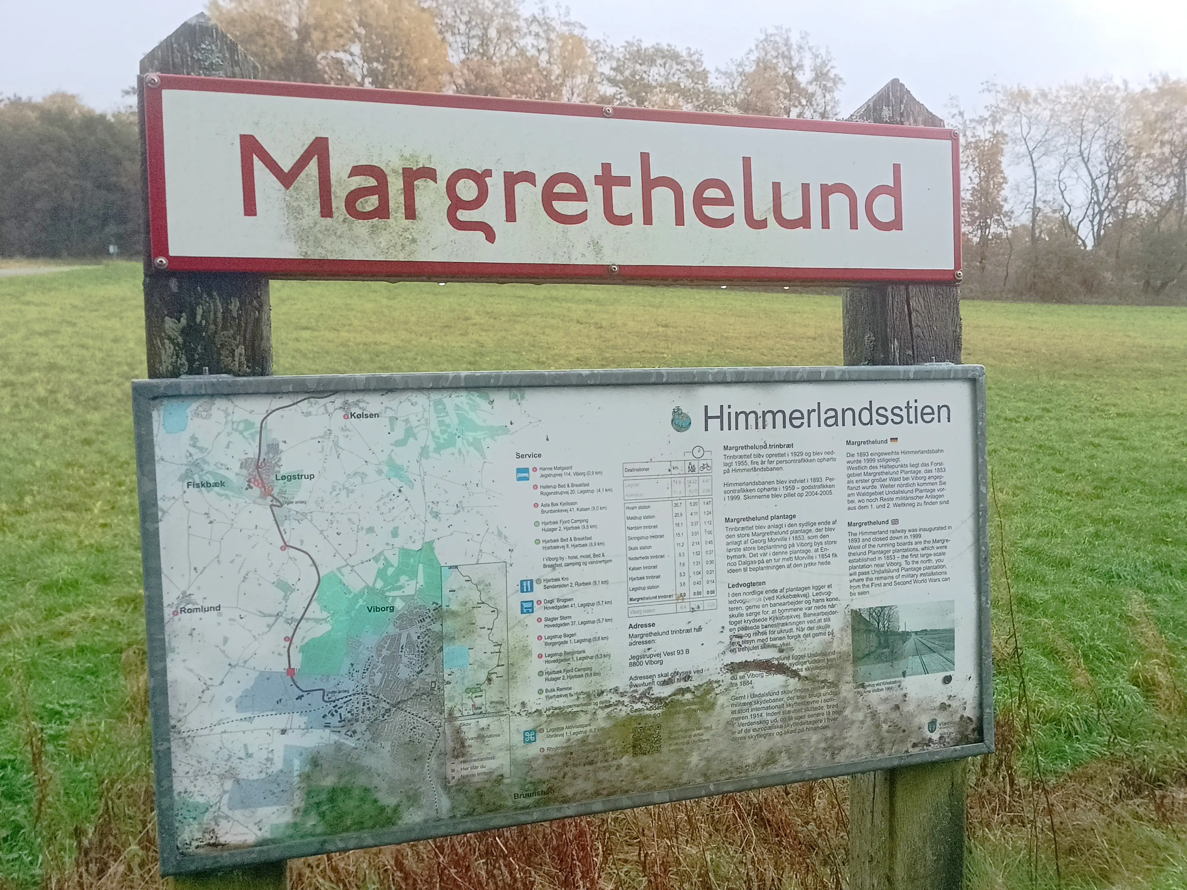 Billede af mindetavlen ved det tidligere Margrethelund Trinbræt.