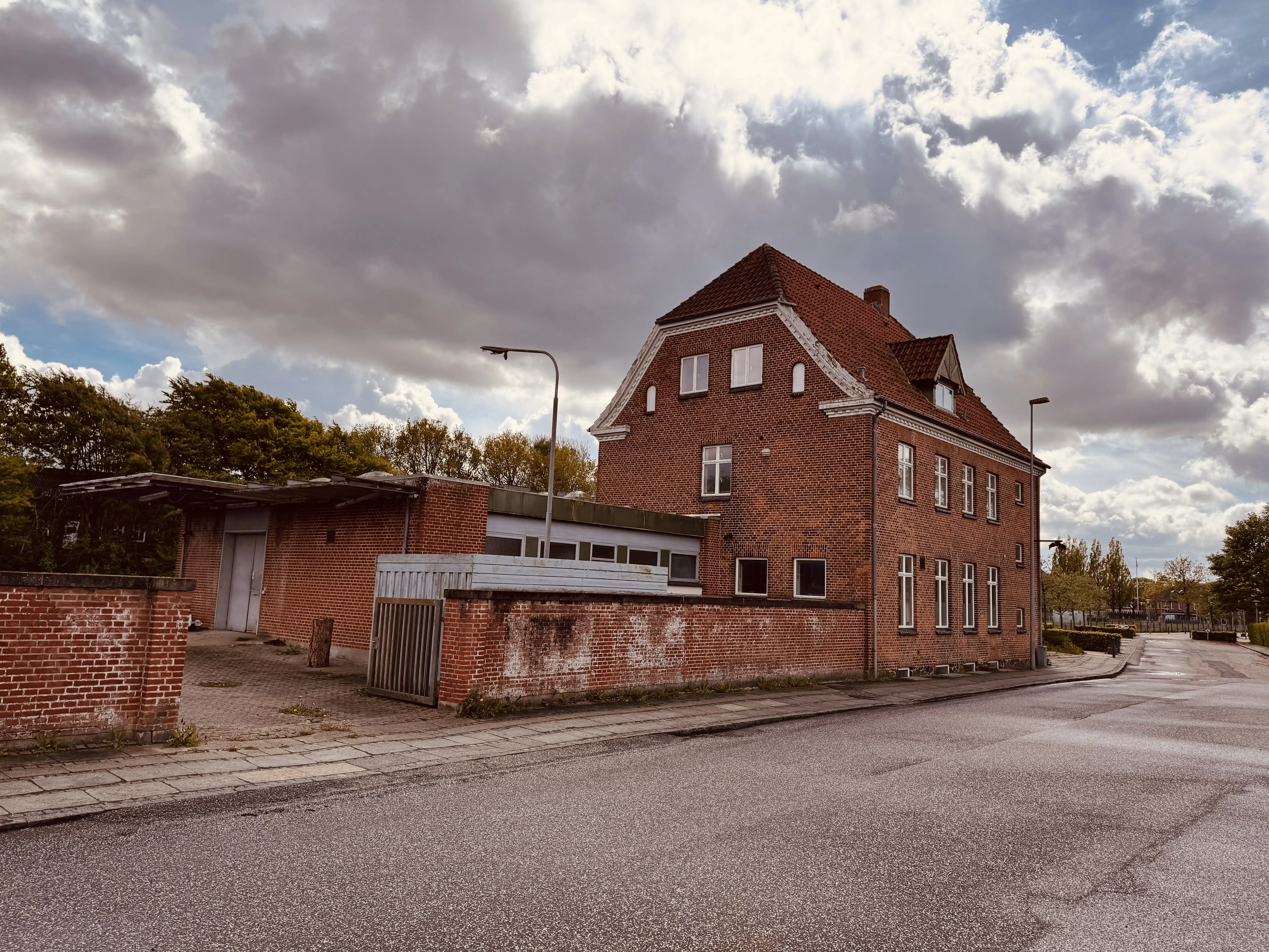 Billede af Posthuset ved Vinderup Station.