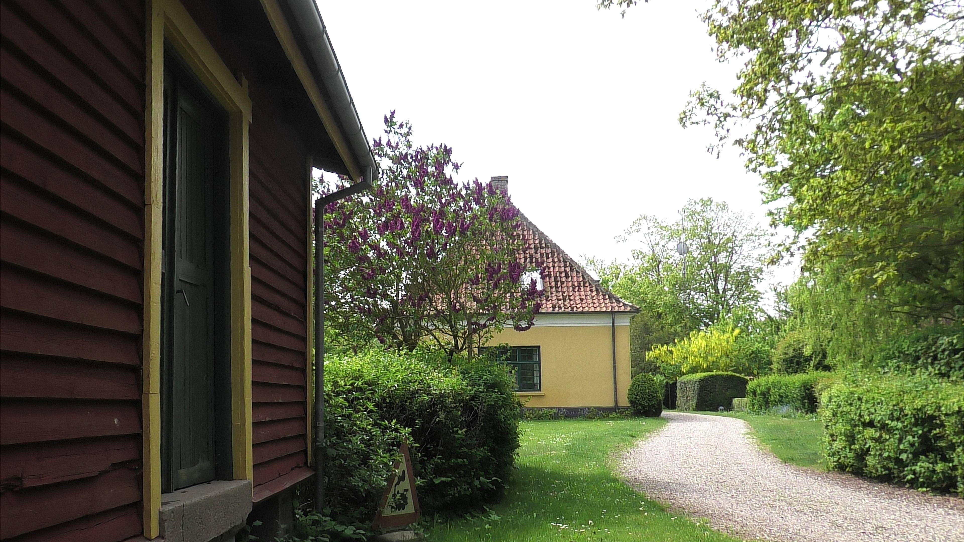 Billede af Flintinge Station og varehus set fra nord.