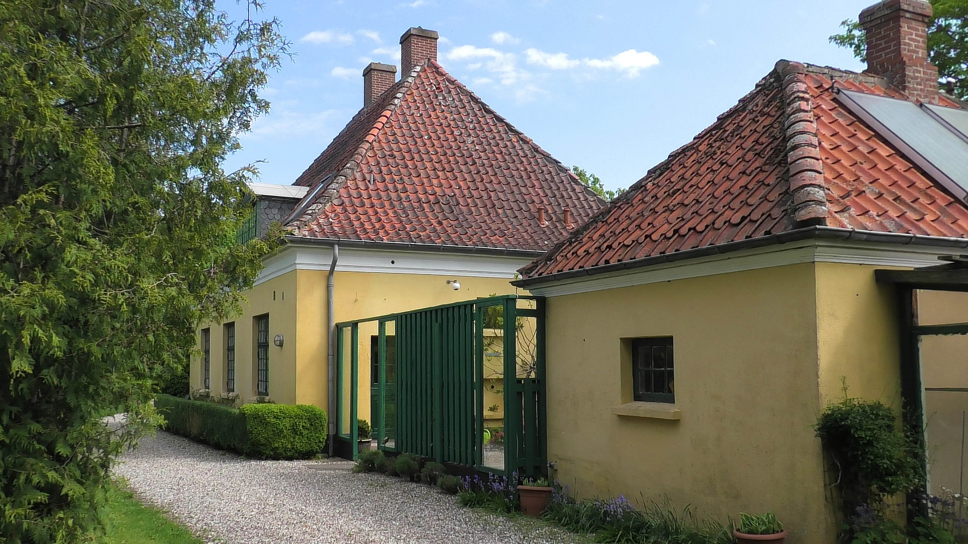 Billede af vestsiden af Flintinge Station.