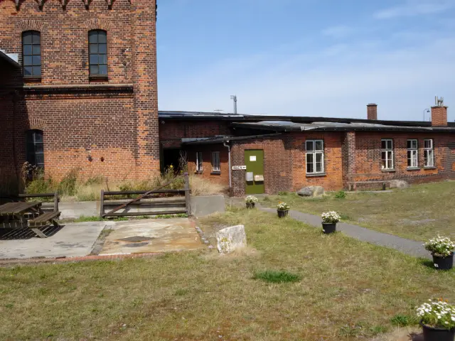 Billede af remiseområdet ved Gedser Station.