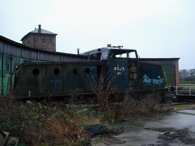Billede af remiseområdet ved Gedser Station.