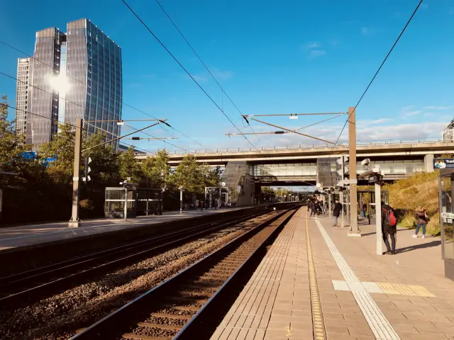 Billede af Ørestad Station.