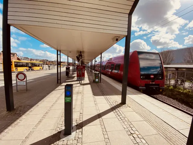 Billede af Frederikssund S-togstrinbræt.