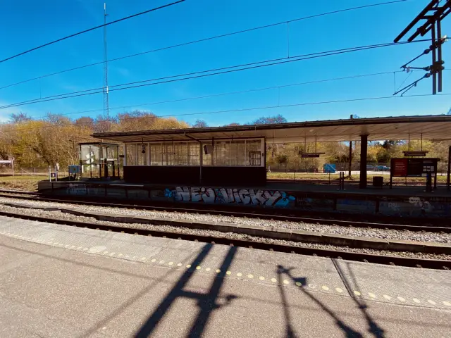 Billede af Charlottenlund Station.