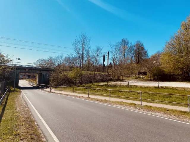 Billede af Snekkersten Stations ind og udkørsel.