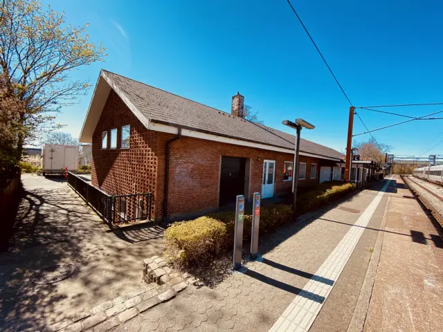 Billede af Snekkersten Station.