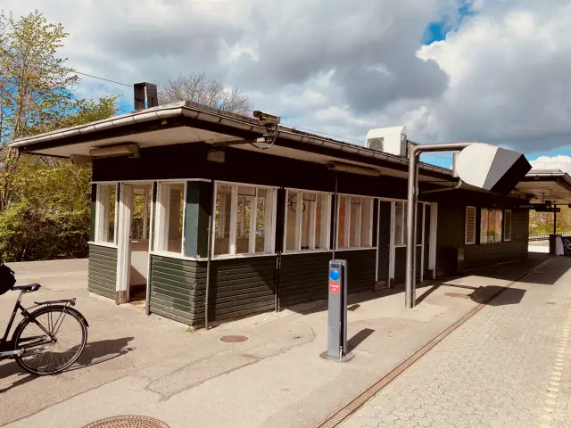 Billede af Bernstorffsvej S-togstrinbræt.