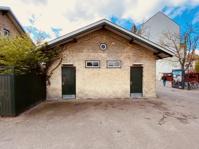 Billede af Gentofte Stations retirade.