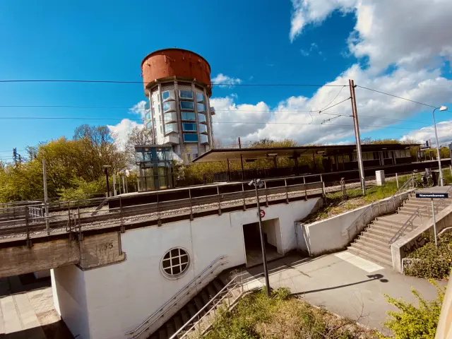 Billede af Jægersborg S-togstrinbræt.