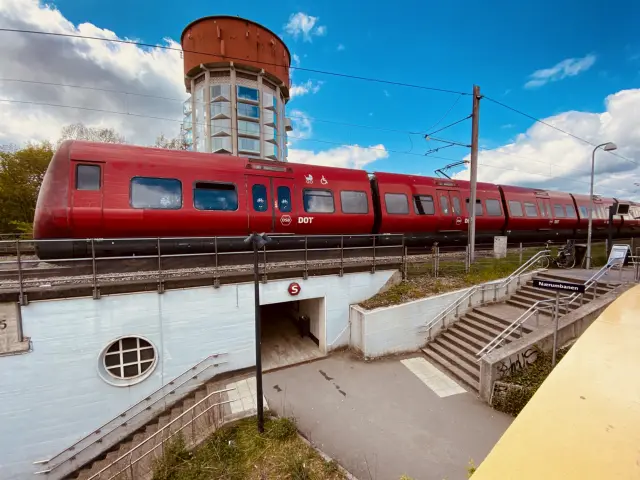 Billede af Jægersborg S-togstrinbræt.