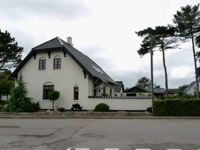 Billede af Østerild Station set fra sporsiden.