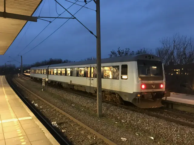 Billede af DSB MRD 4293 fotograferet ud for Ølby S-togstrinbræt.
