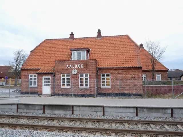 Billede af Ålbæk Station.