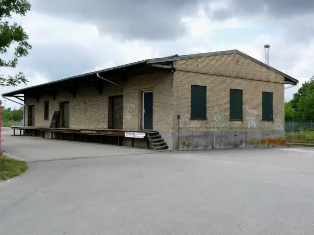 Billede af Hvalsø Stations pakhus.