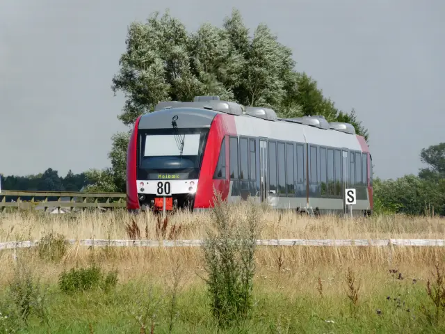 Billede af RTOG 2027-2127, tidligere VL 2027-2127 fotograferet ud for Ny Hagested Station.