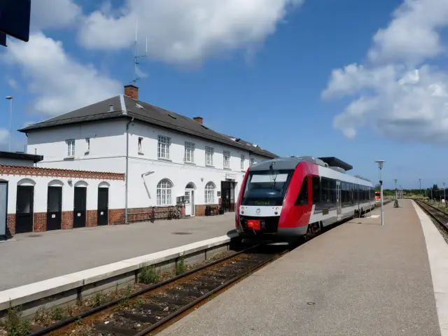Billede af RTOG 2031-2131, tidligere VL 2031-2131 fotograferet ud for Nykøbing Sjælland Station.